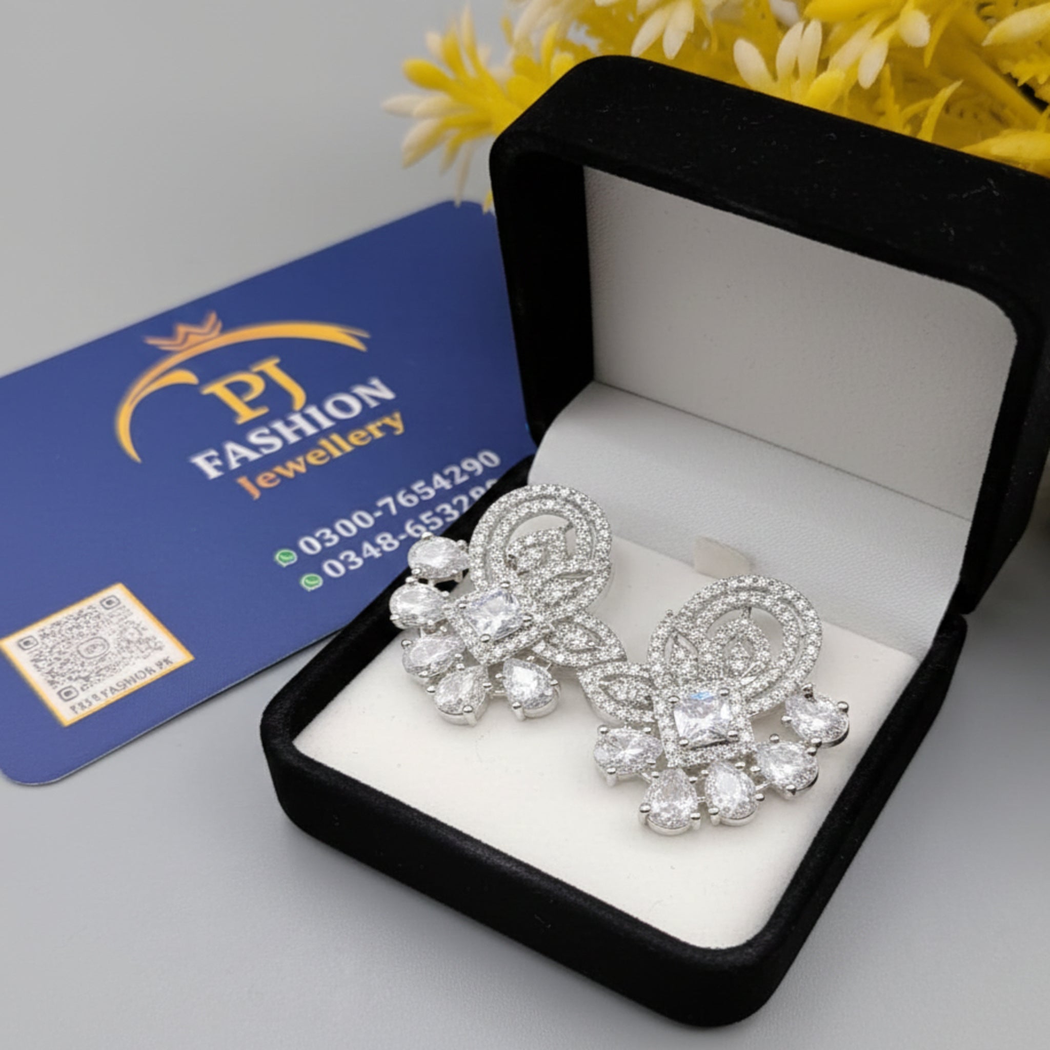 Elegant Silver AD Ear Studs (FSE189)