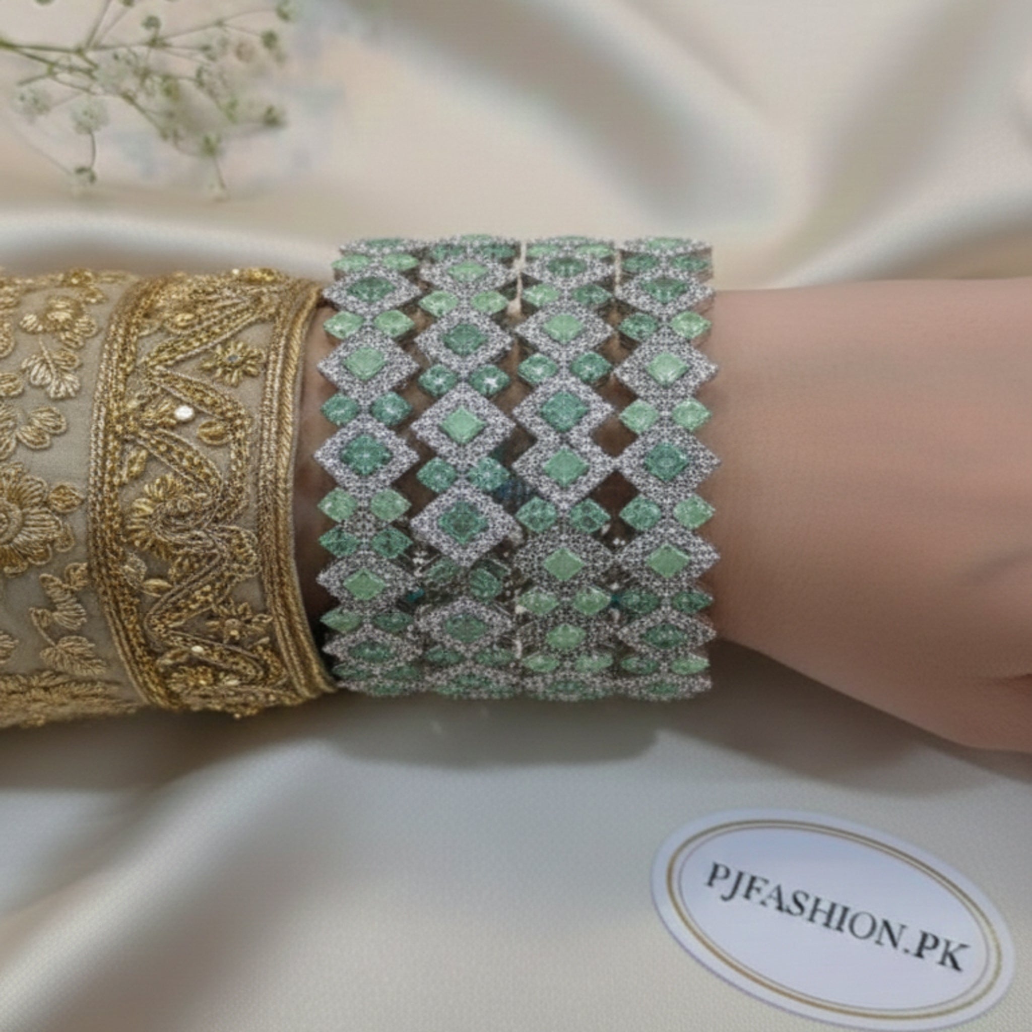 Silver Diamond Rhodium Bangle with Diamond -Cut (FSB114)