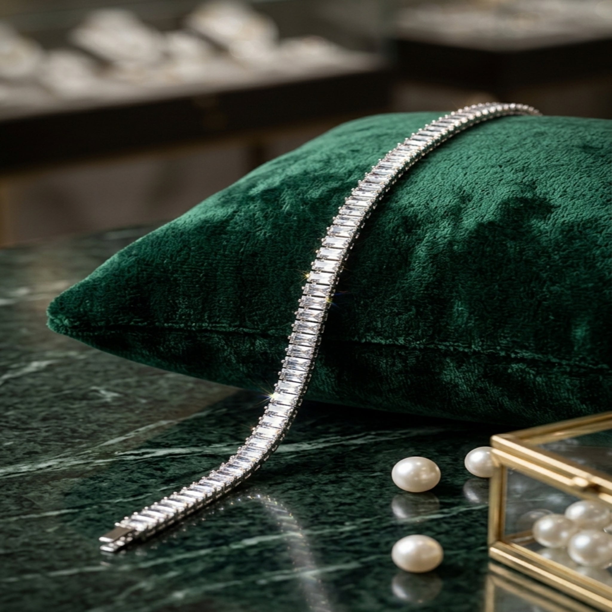 Pear-Cut Zircon Leaf Bracelet