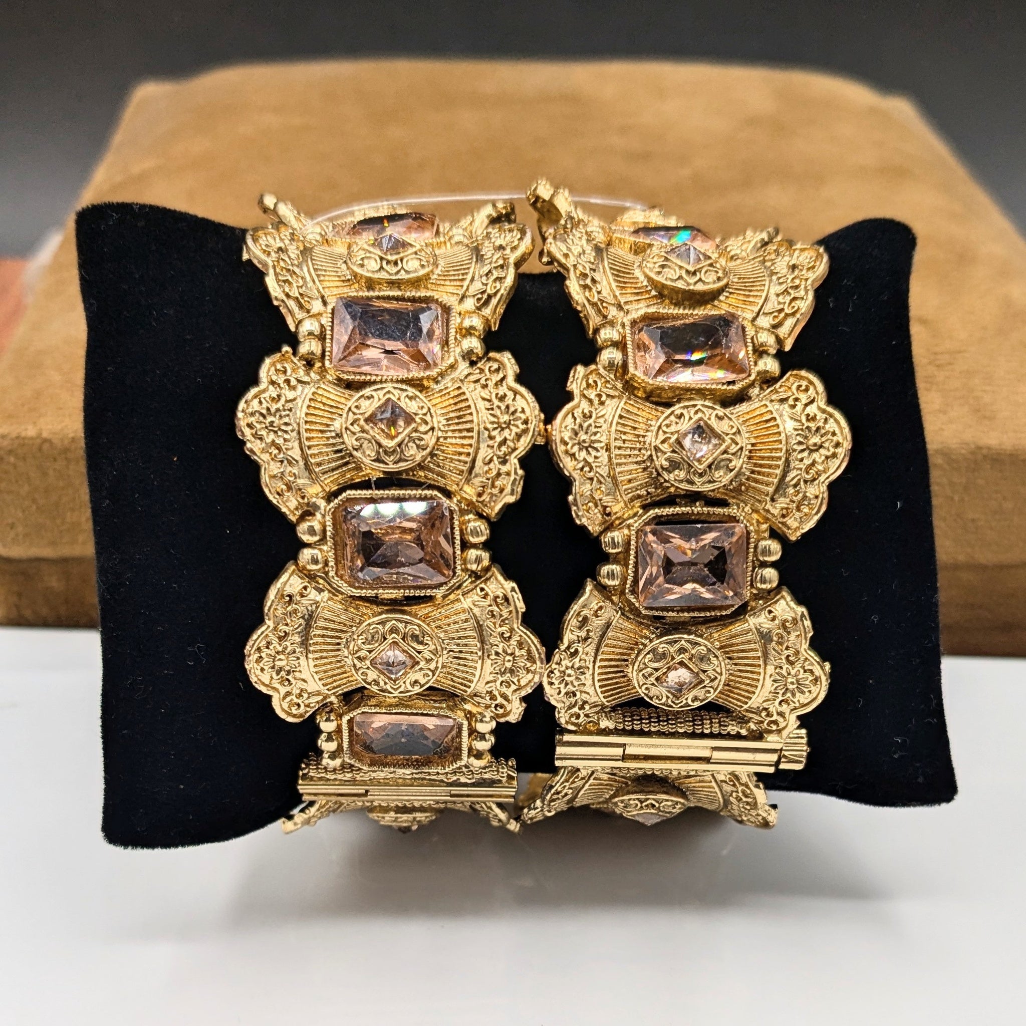 Rajwari Champ Stone New 2 PC Kara (FSKB94)