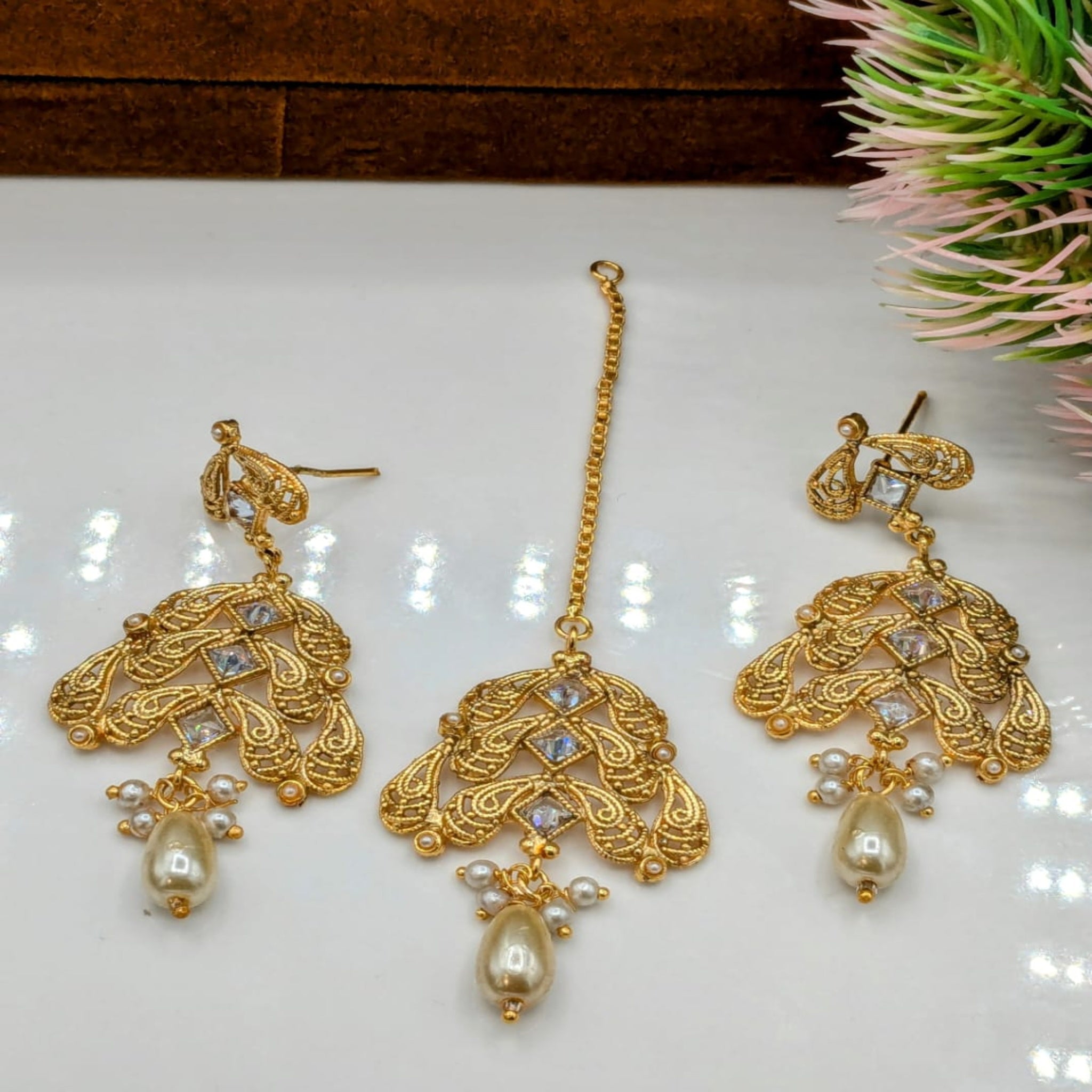 Elegant Style 3 Pc Bindi Ear Ring