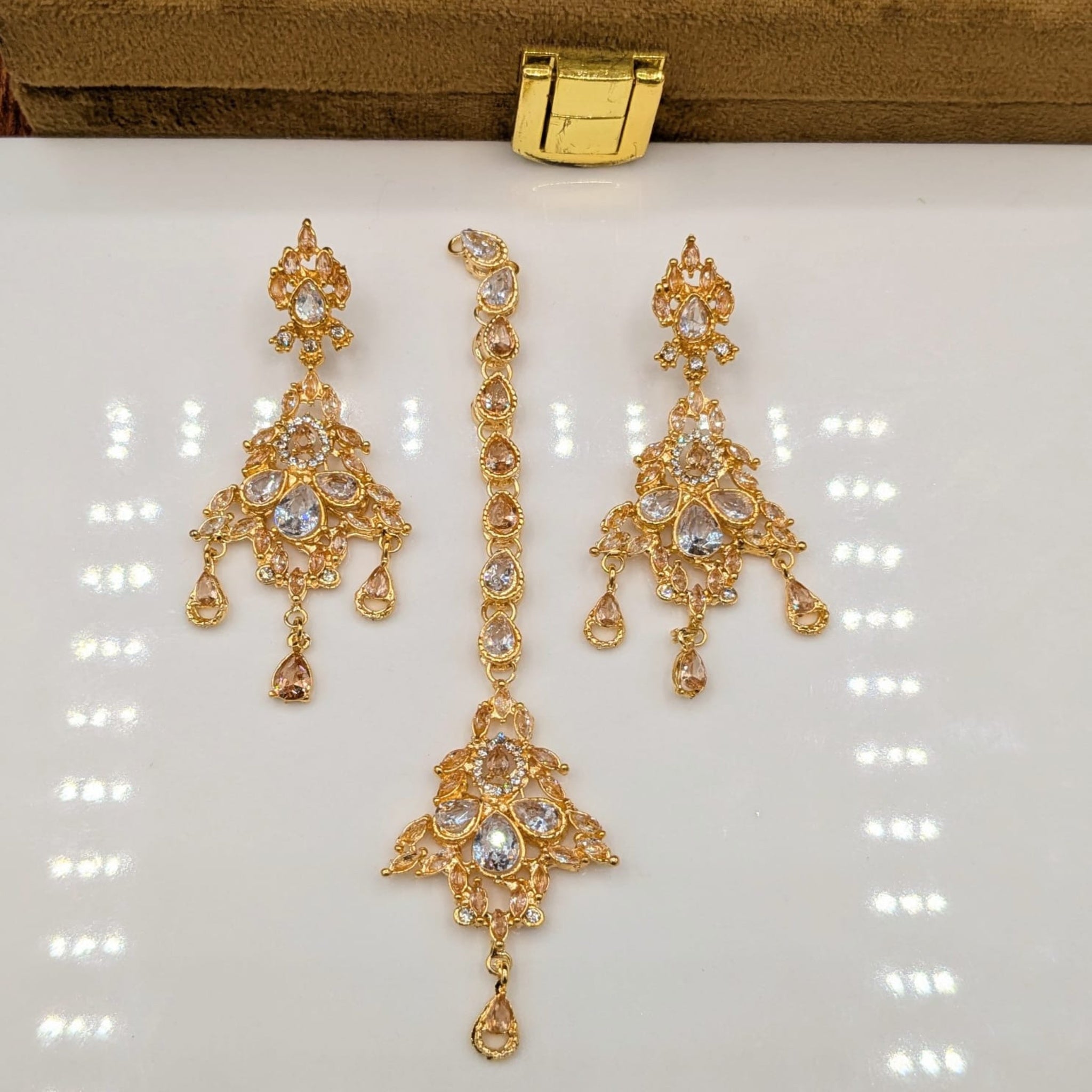 Bindia Ear Rings Zircon