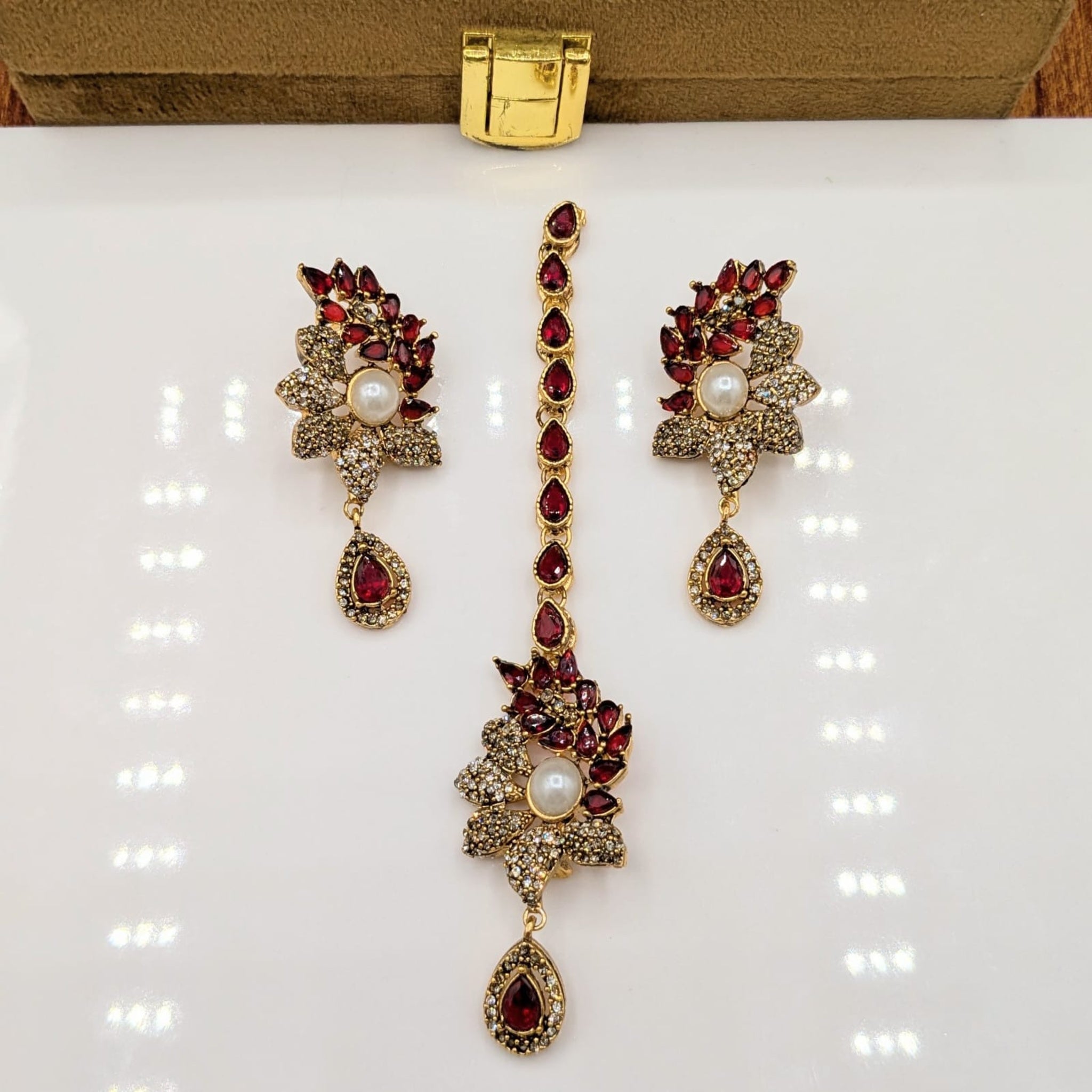 Golden Zircon Delicate Binida Ear Ring