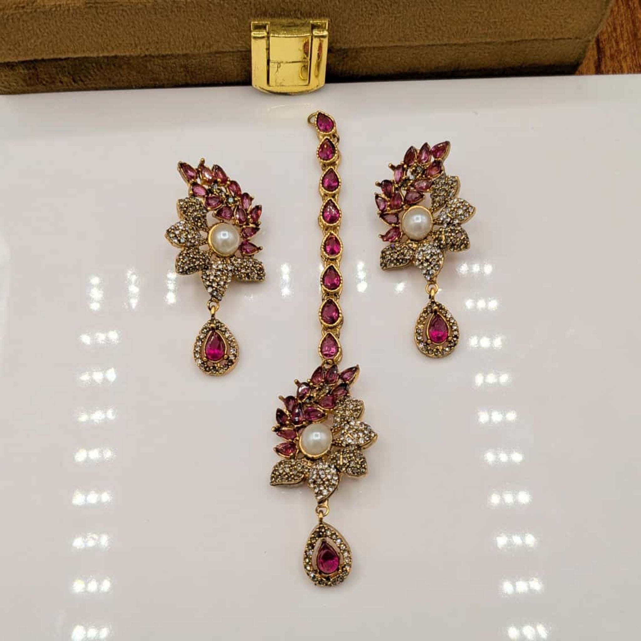 Golden Zircon Delicate Binida Ear Ring