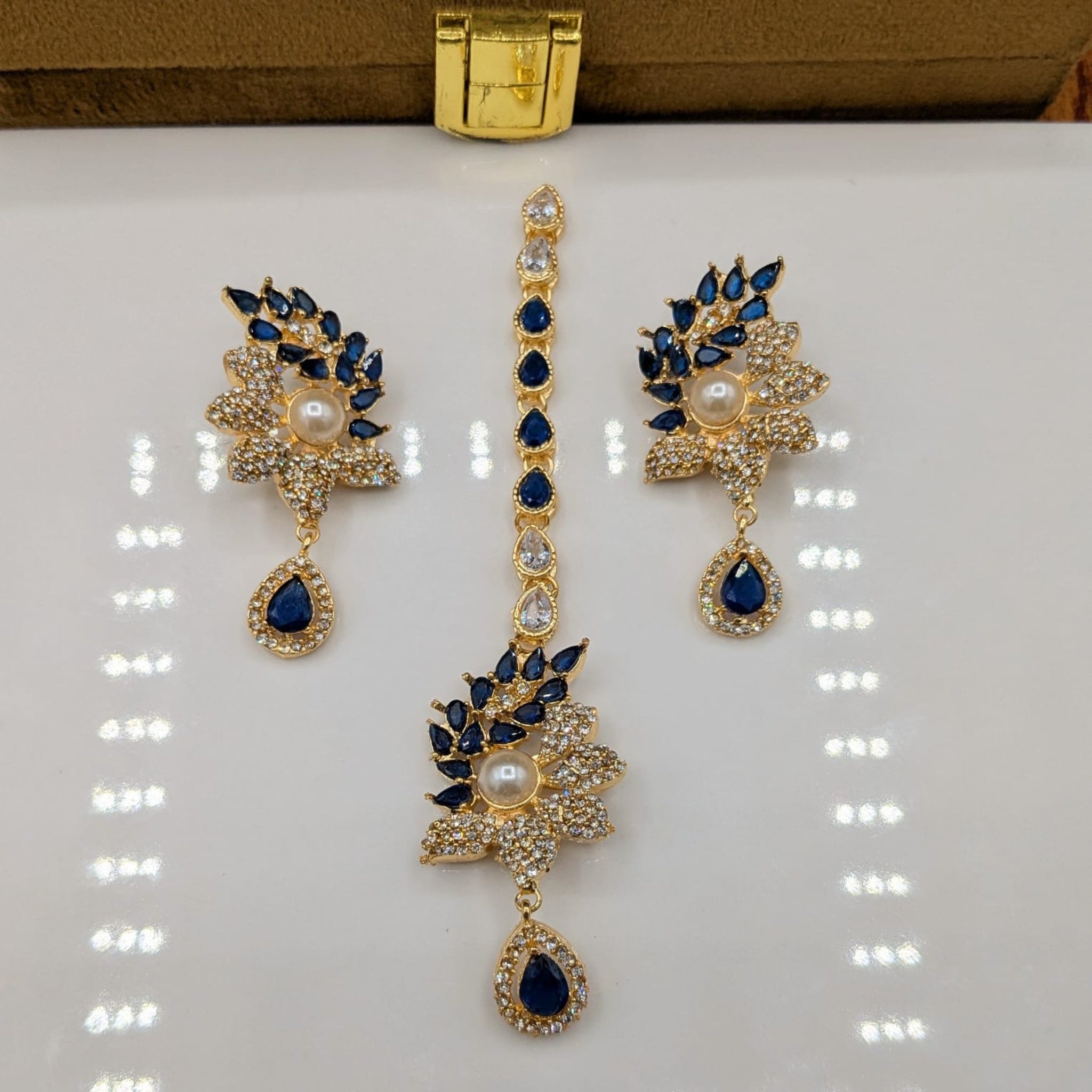 Golden Zircon Delicate Binida Ear Ring