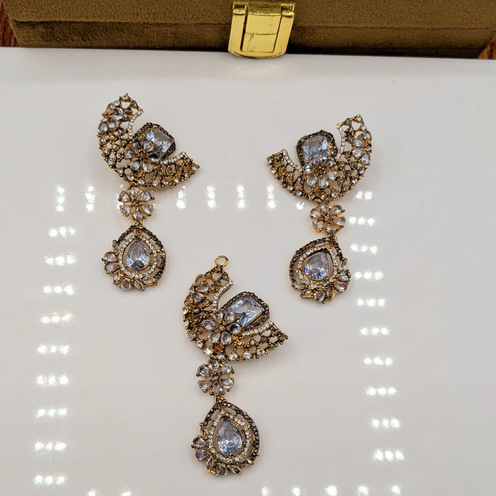 Antique Zircon Bindia Ear Rings