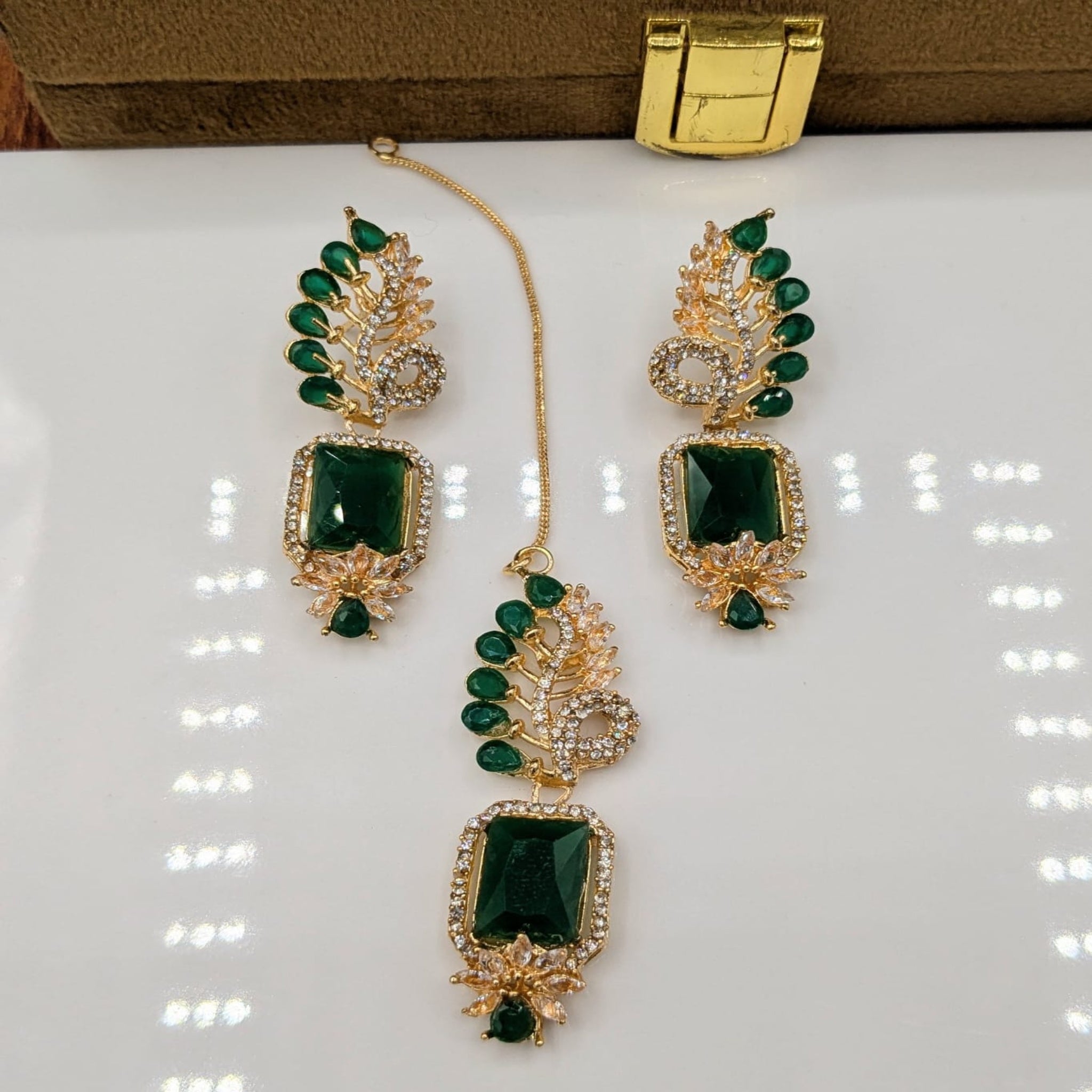 Leafy Delicate Golden Bindia Ear Ring Set