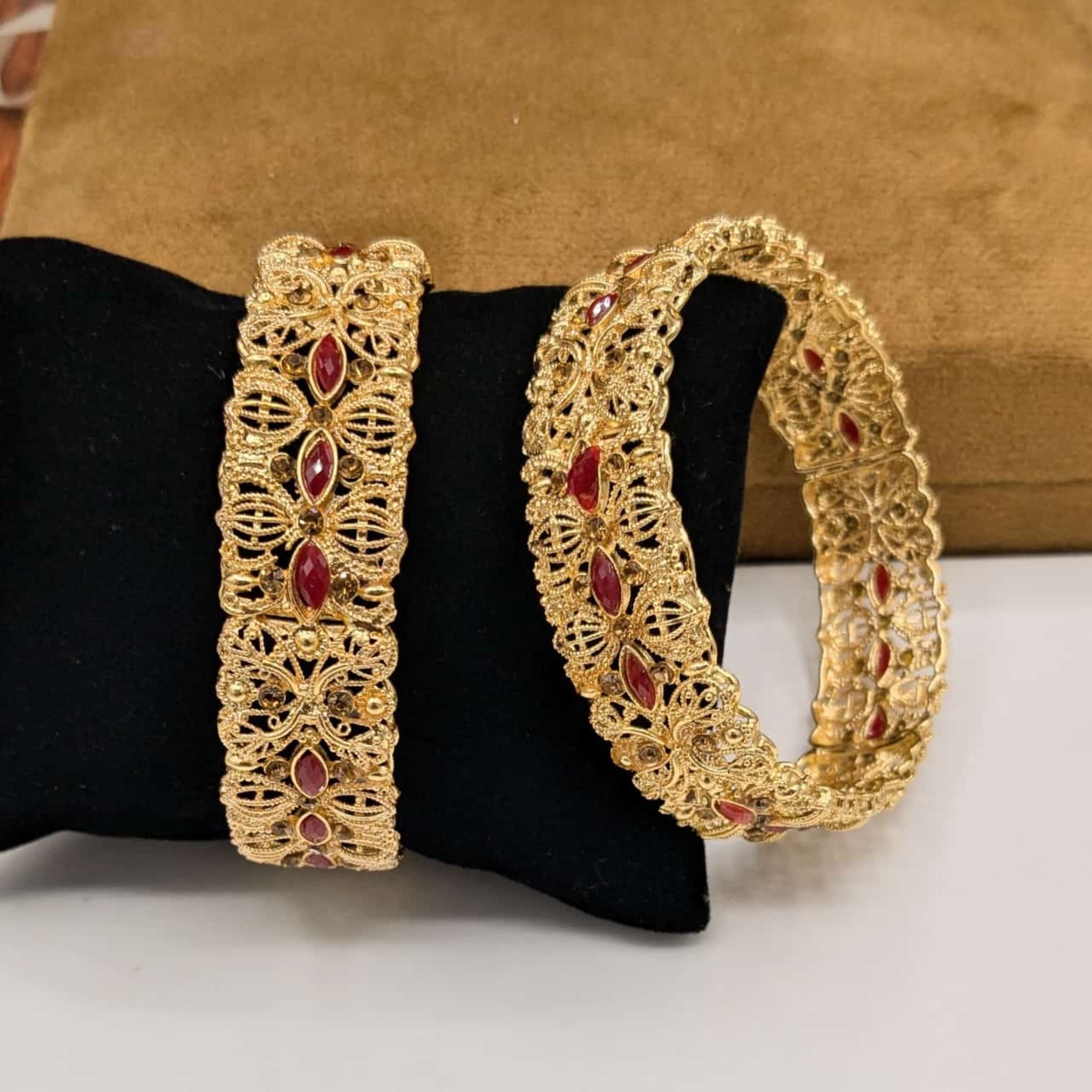 Delicate Golden Kara (FSKB82)