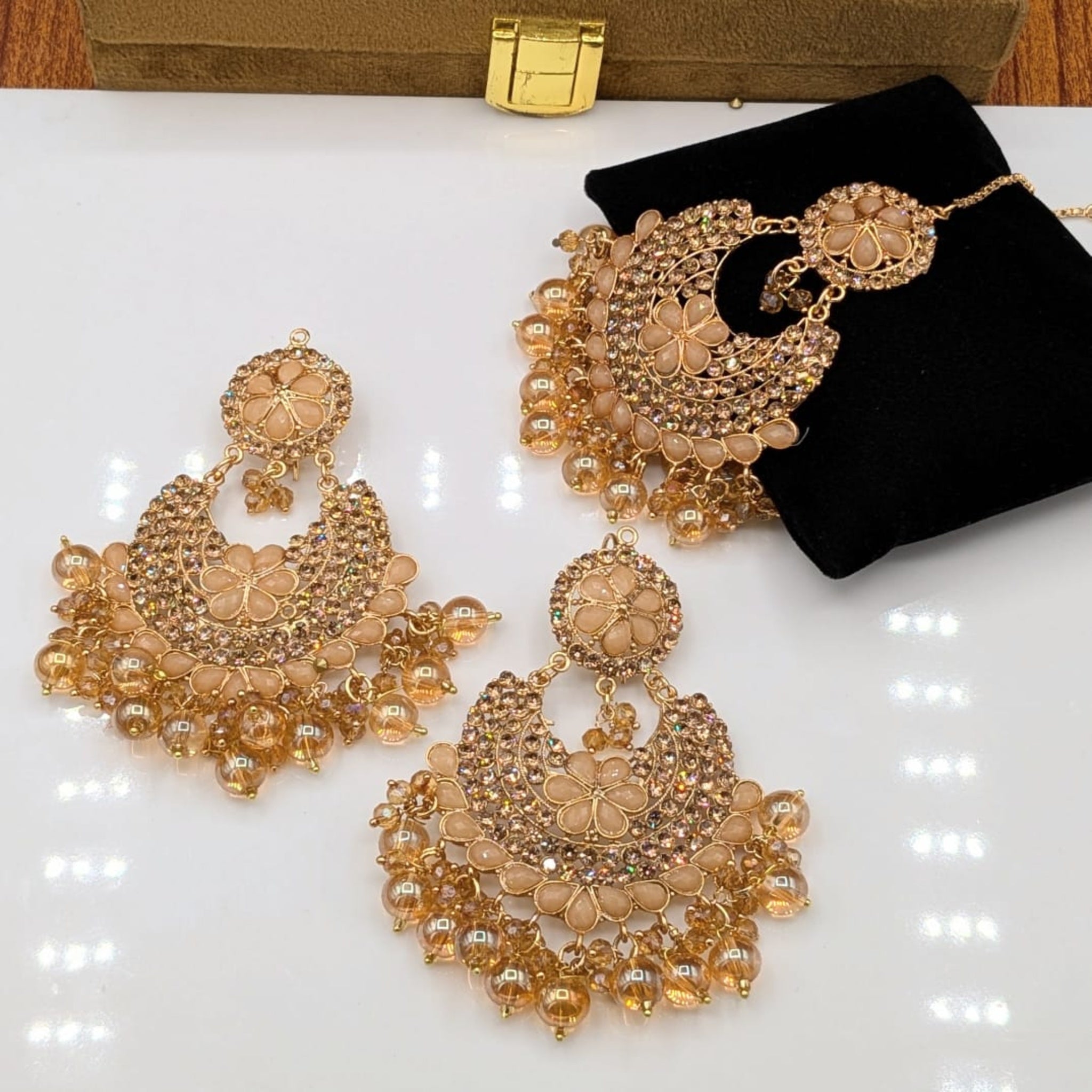 Sheesha Kundan Binida Ear Rings