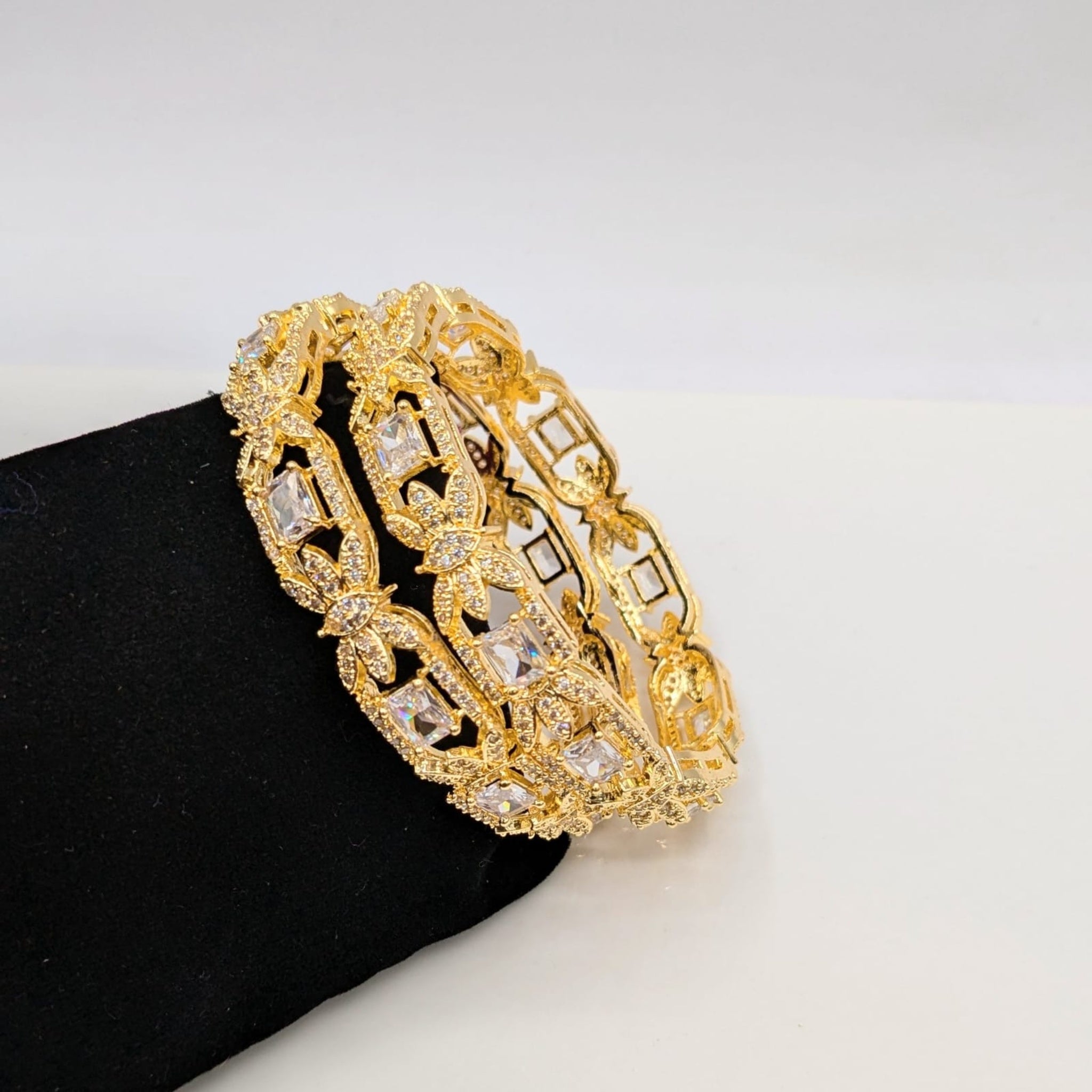 Karrat Delicate Bangle (FSAB35)