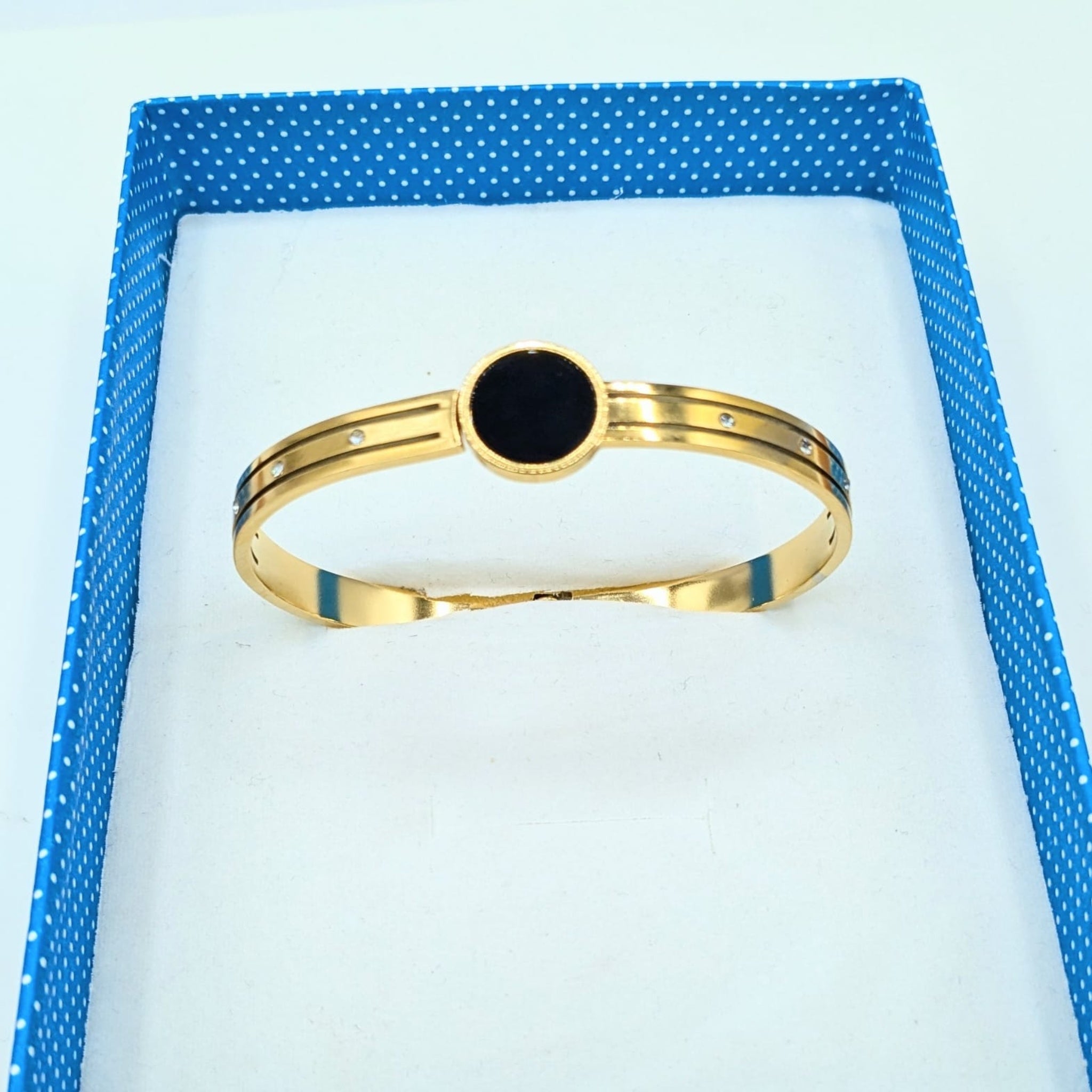 Golden Trendy Openable Bracelet