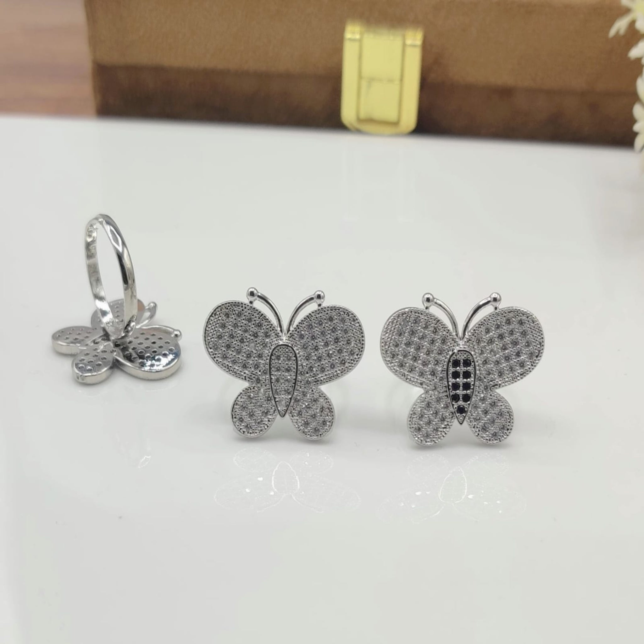 Zircolos Butterfly Ring (FSR70)