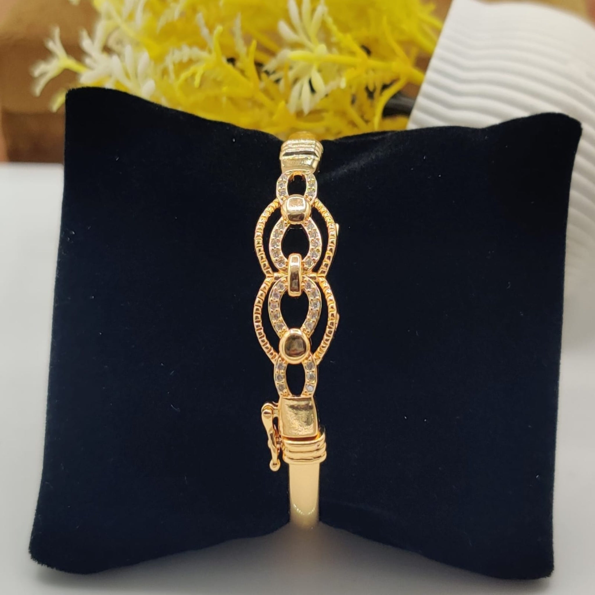 Lockable Elegant Bracelet