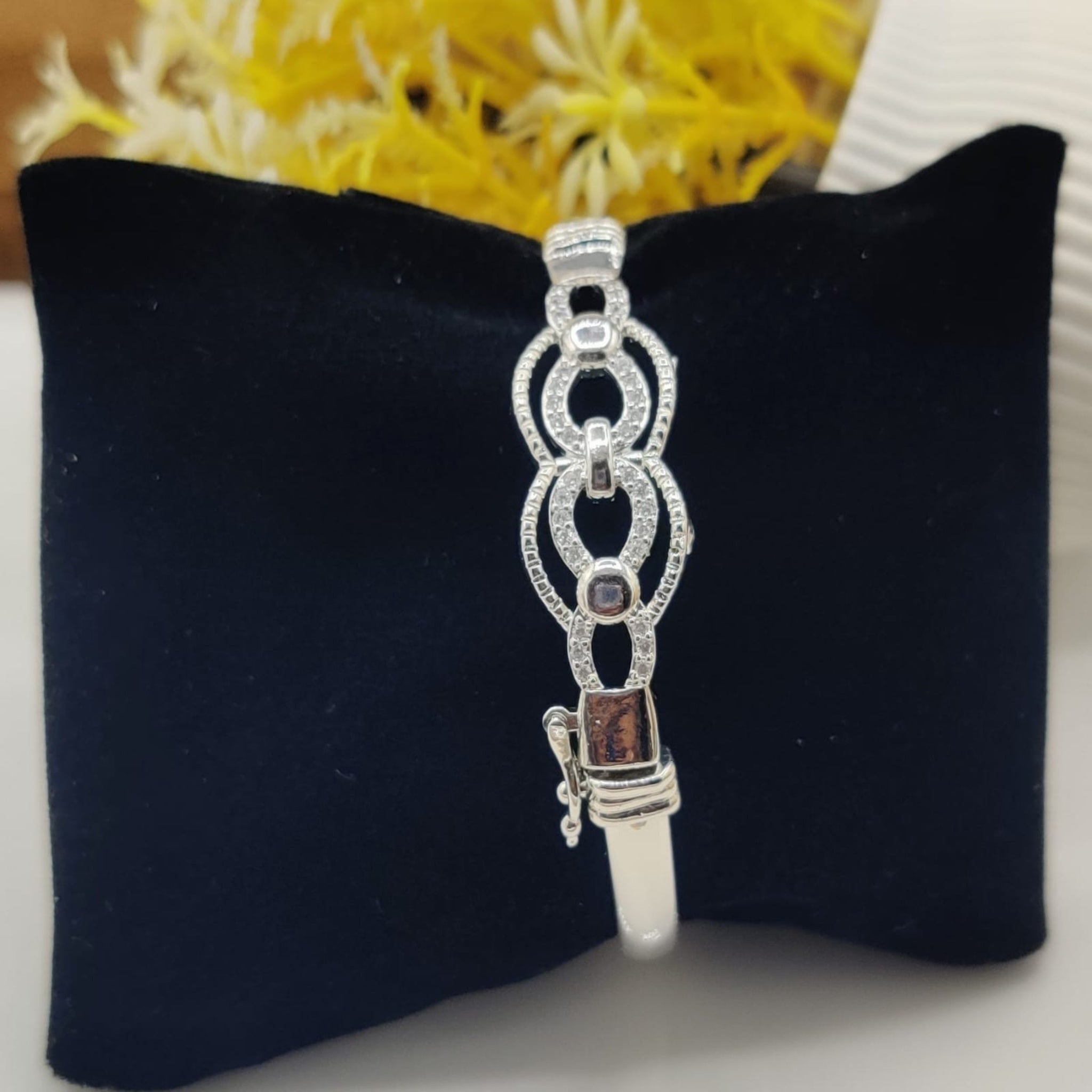 Lockable Elegant Bracelet