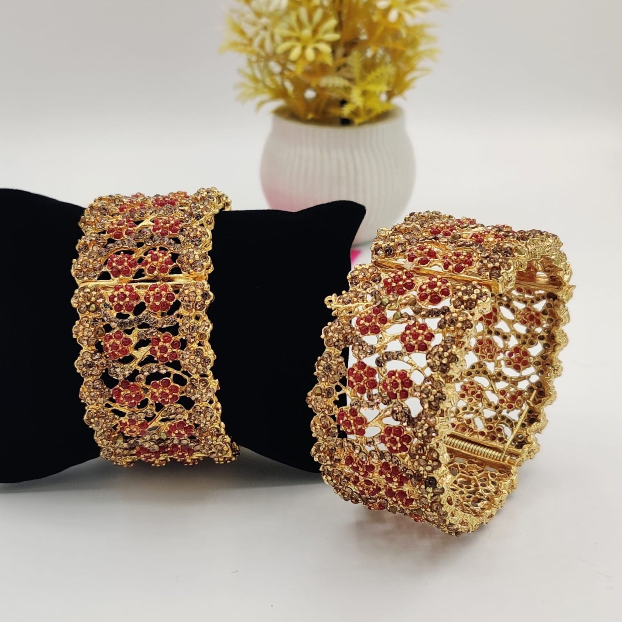 Decent Openable Kara (FSKB9)