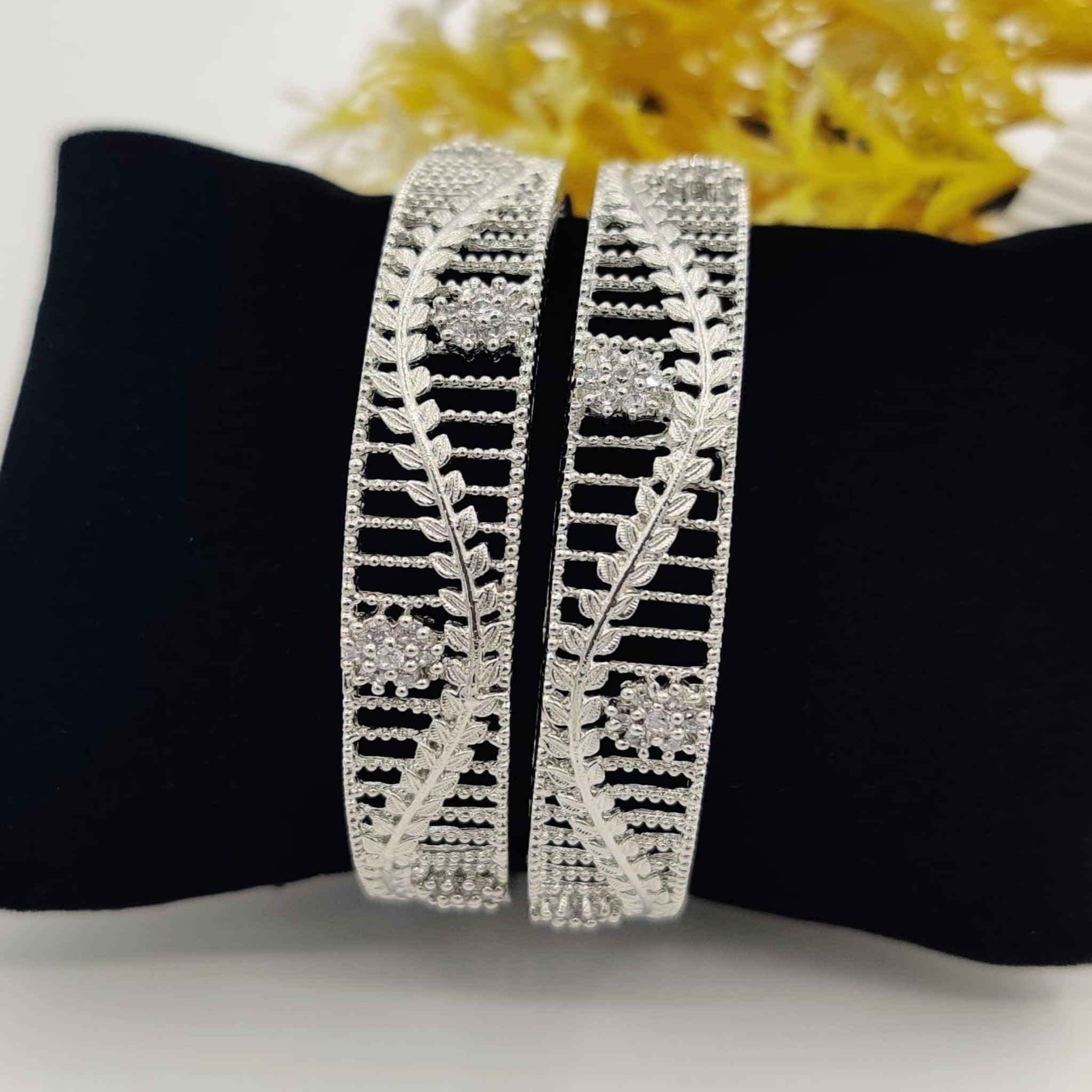 Silver Karrat Elegant Kara (FSAB27)