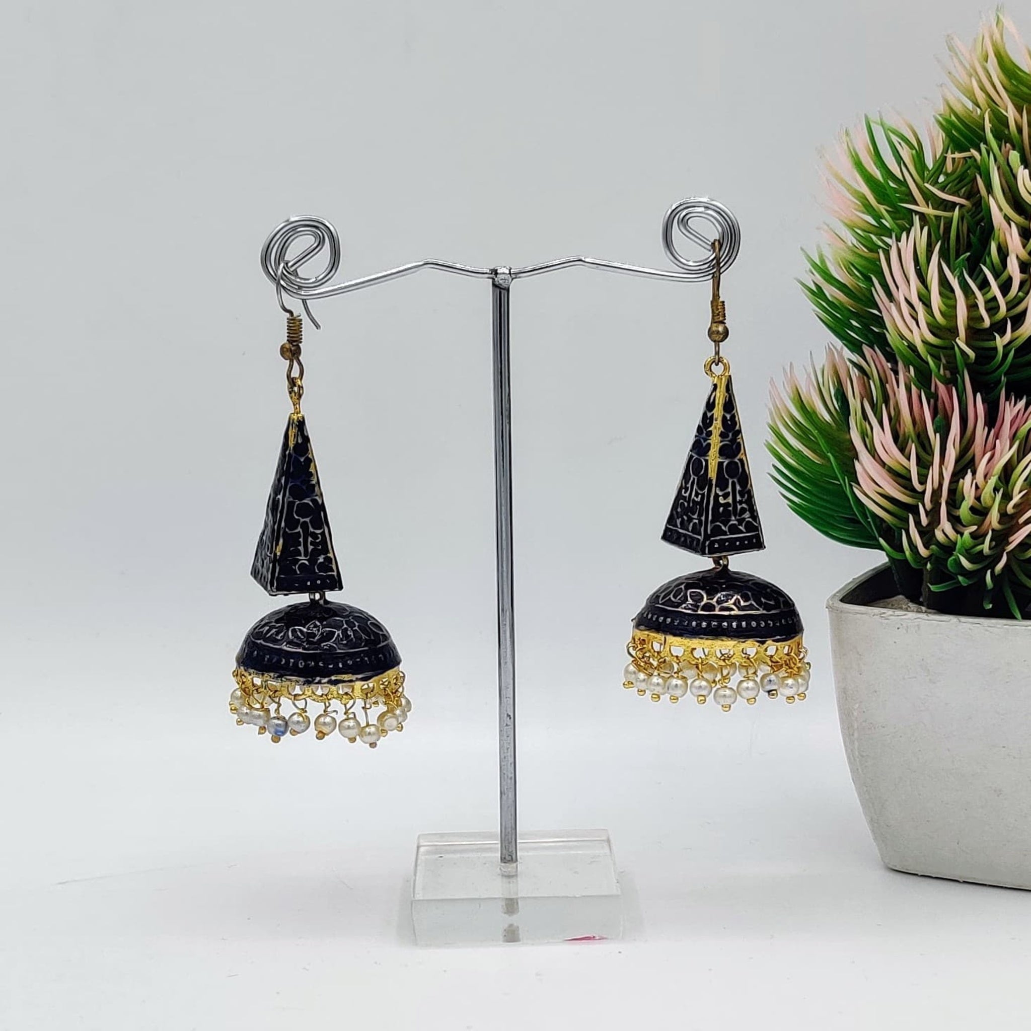 Angular Jhumka (Es98)