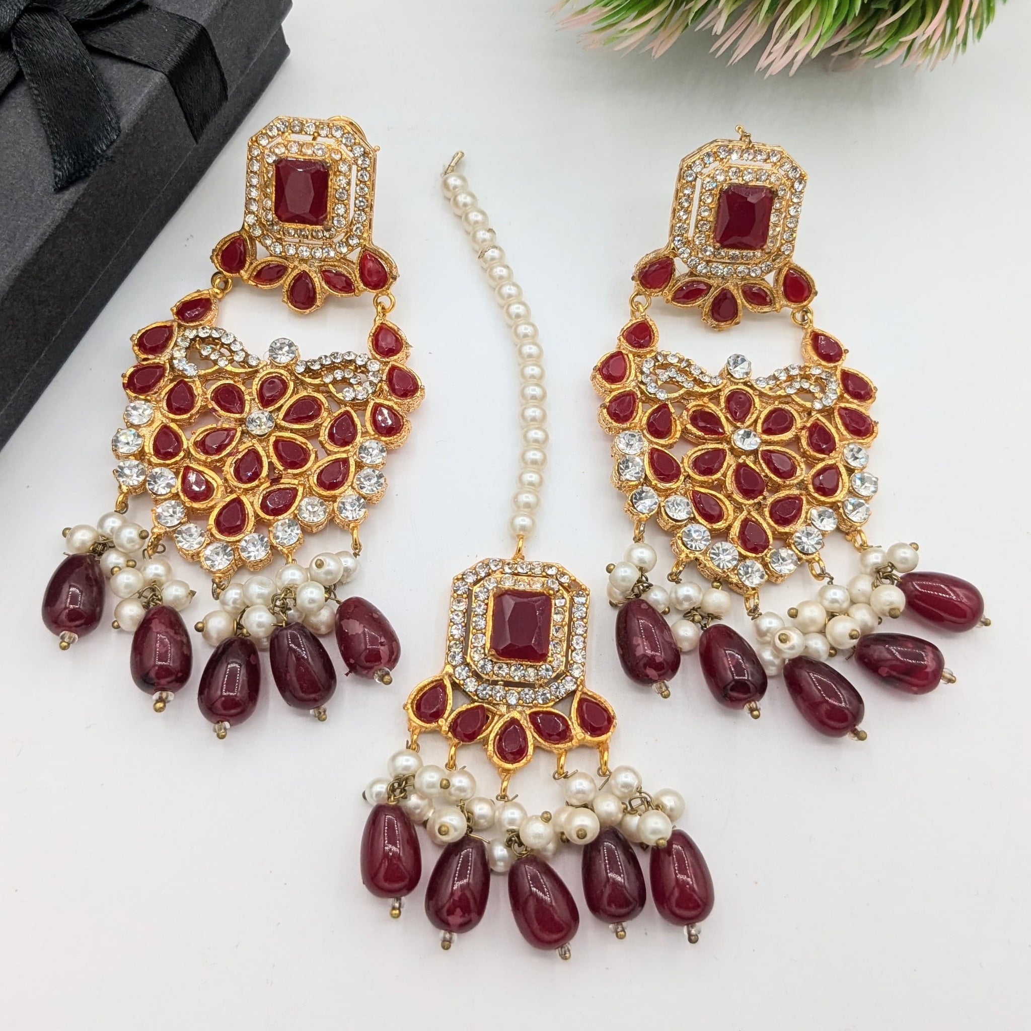 Red kundan Bindia Set