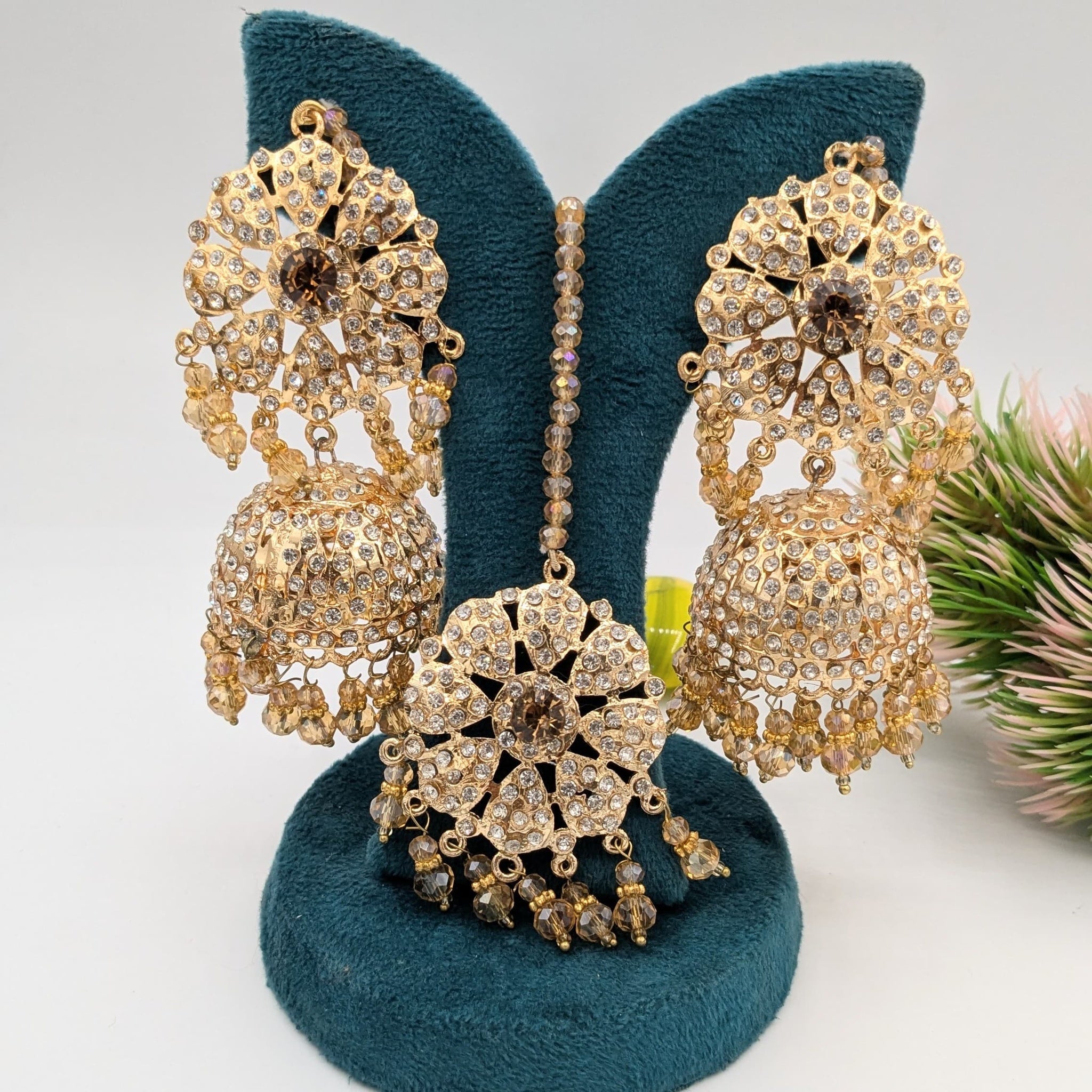 Jhumka and Bindia Set