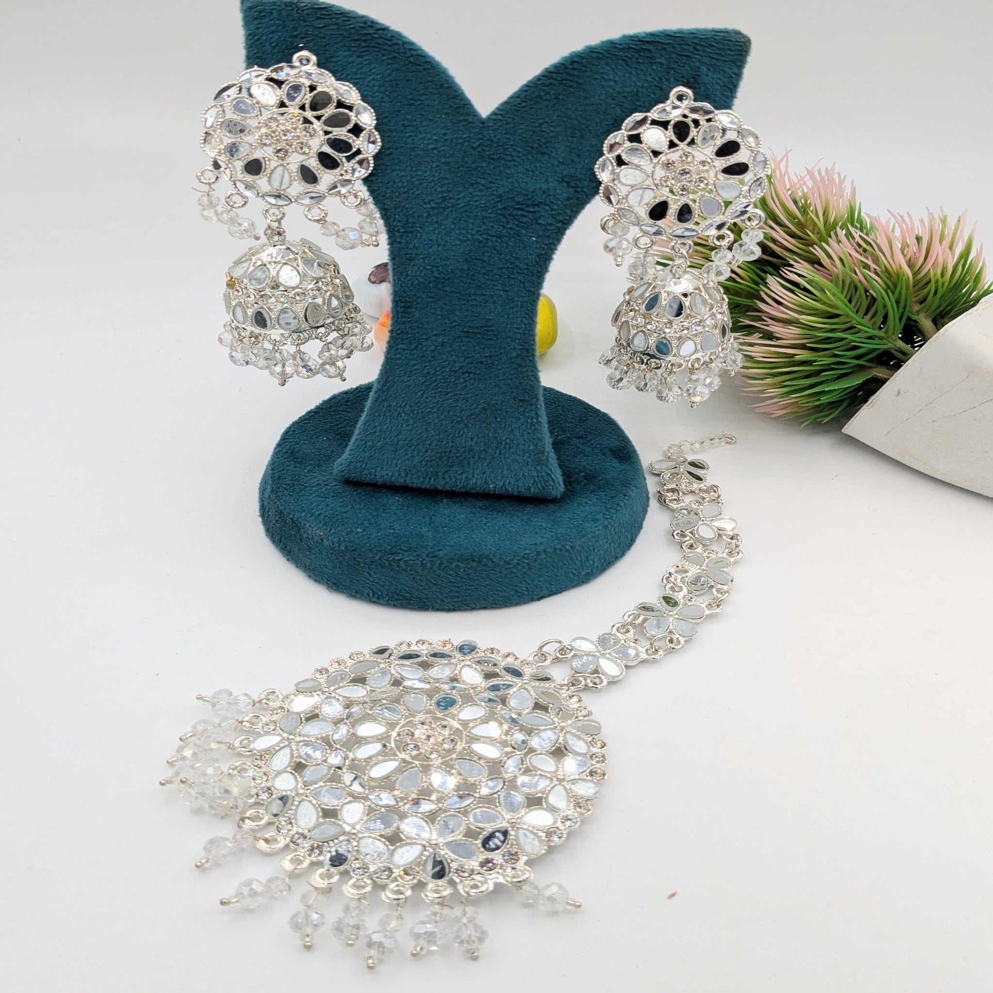 Silver Elegant Bindia Jhumka