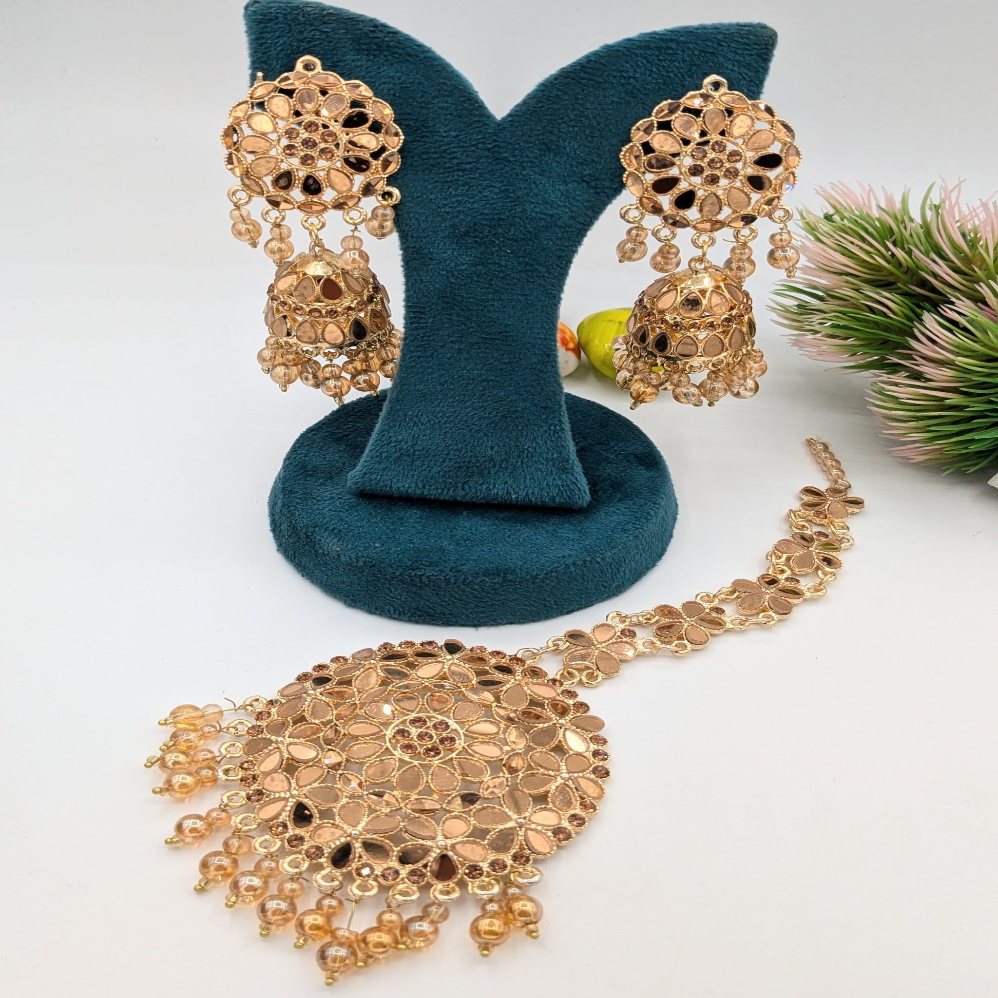 Sheesha Kundan Decen Bindia Jhumka