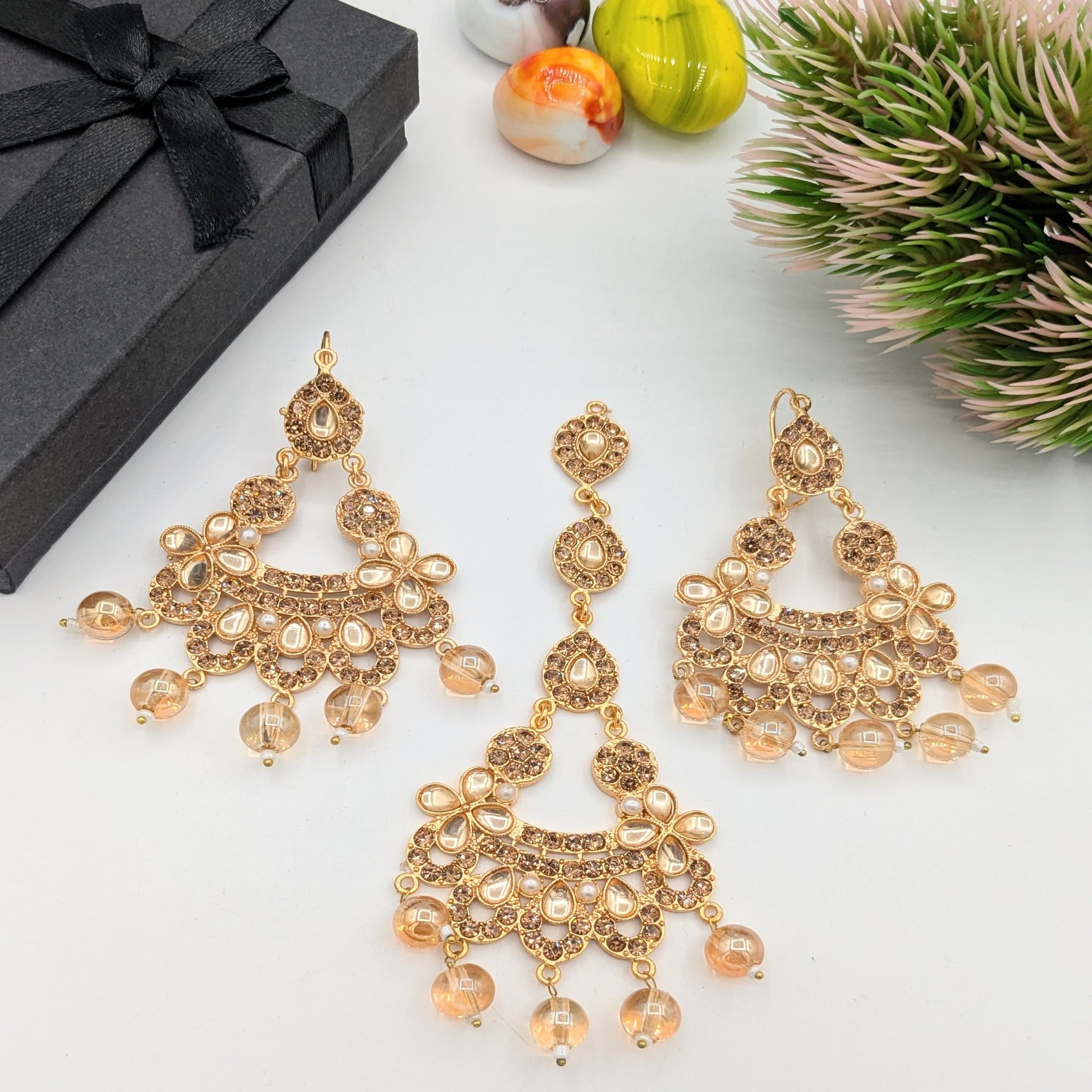 Delicate Bindia Ear Rings Set