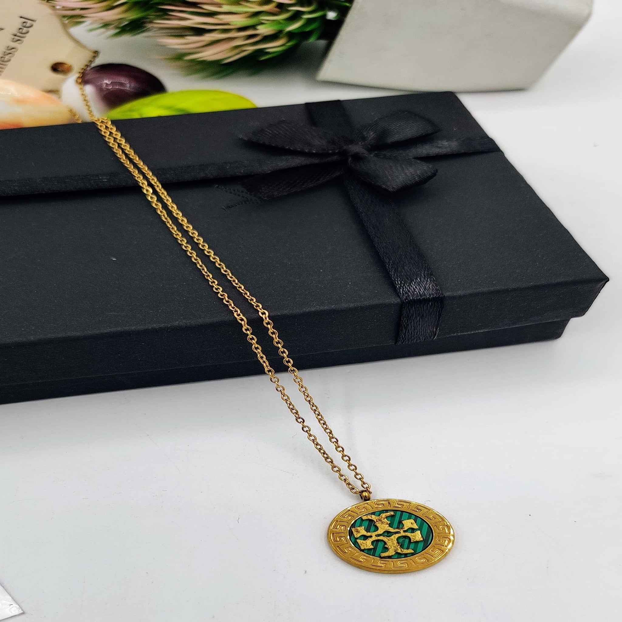 Versace Style Green & Gold Pendant Necklace (FDP4)