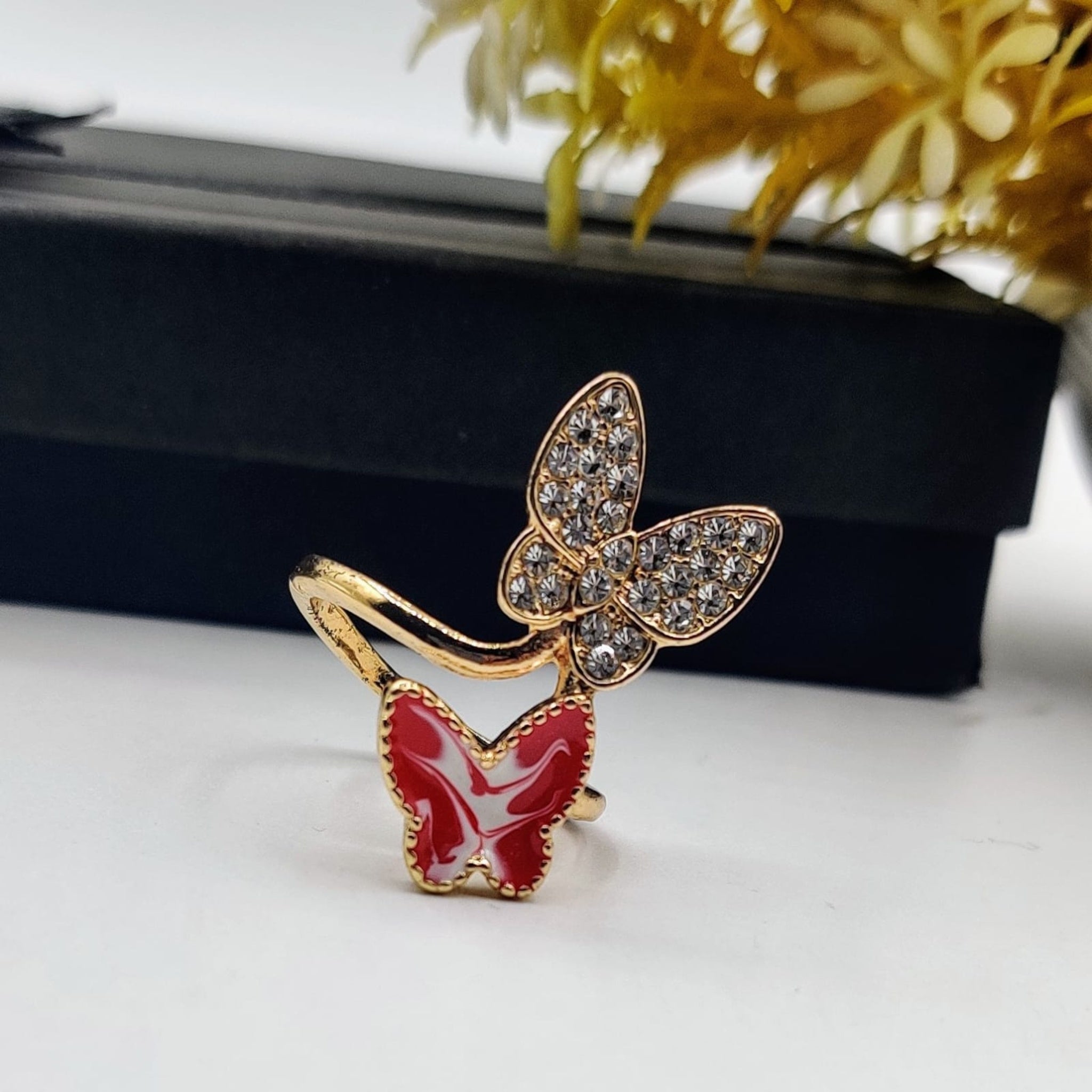 Butterfly White Zircon Ring – A Delicate Touch of Sparkle (FSR96)