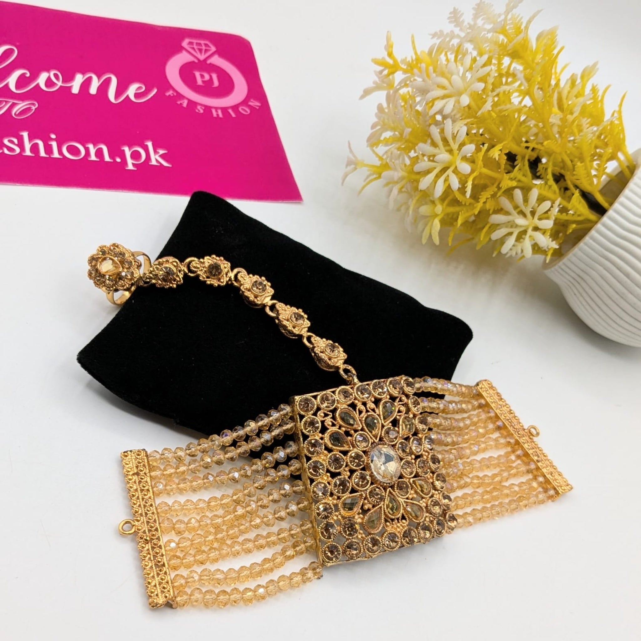 Golden Ring Angla Bracelet – Elegant Statement Piece