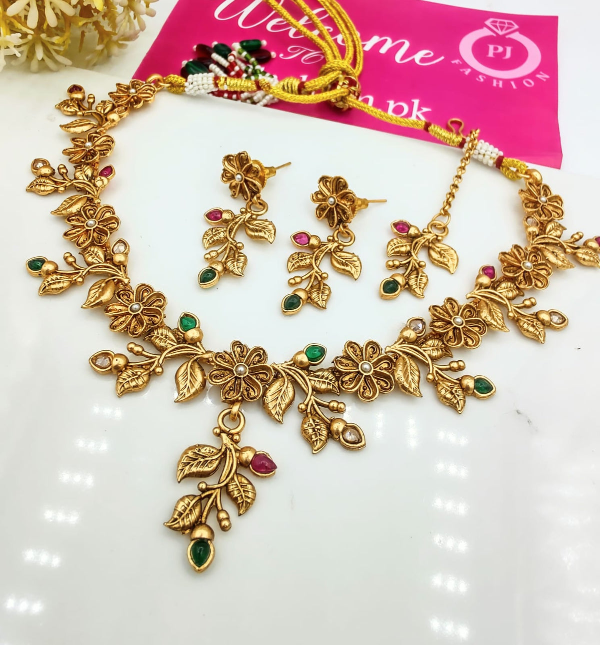 Rajwari Leafy Style Elegant Necklace Set (FDRN116)