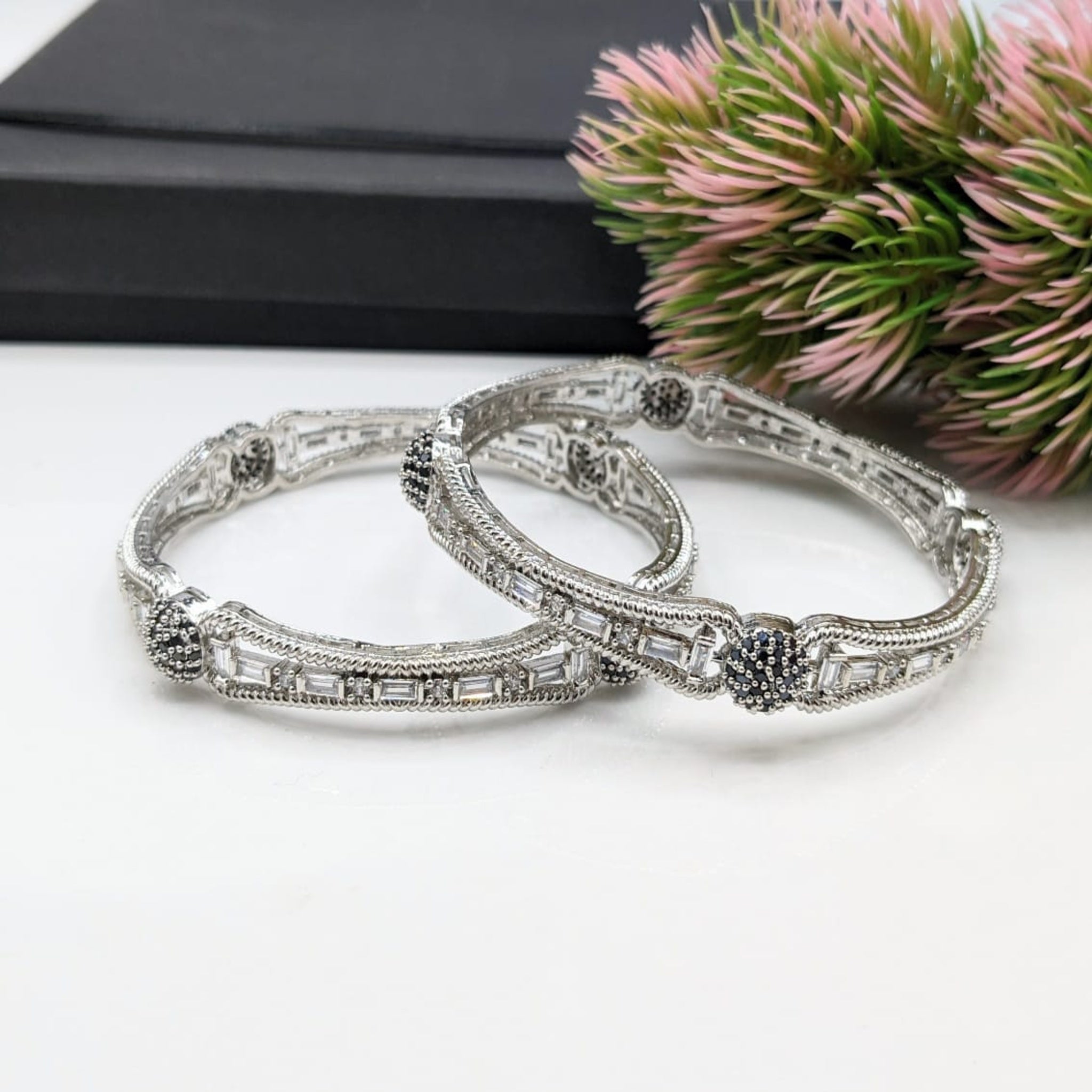 Silver Karrat Kara with Black Stone (FSAB49)