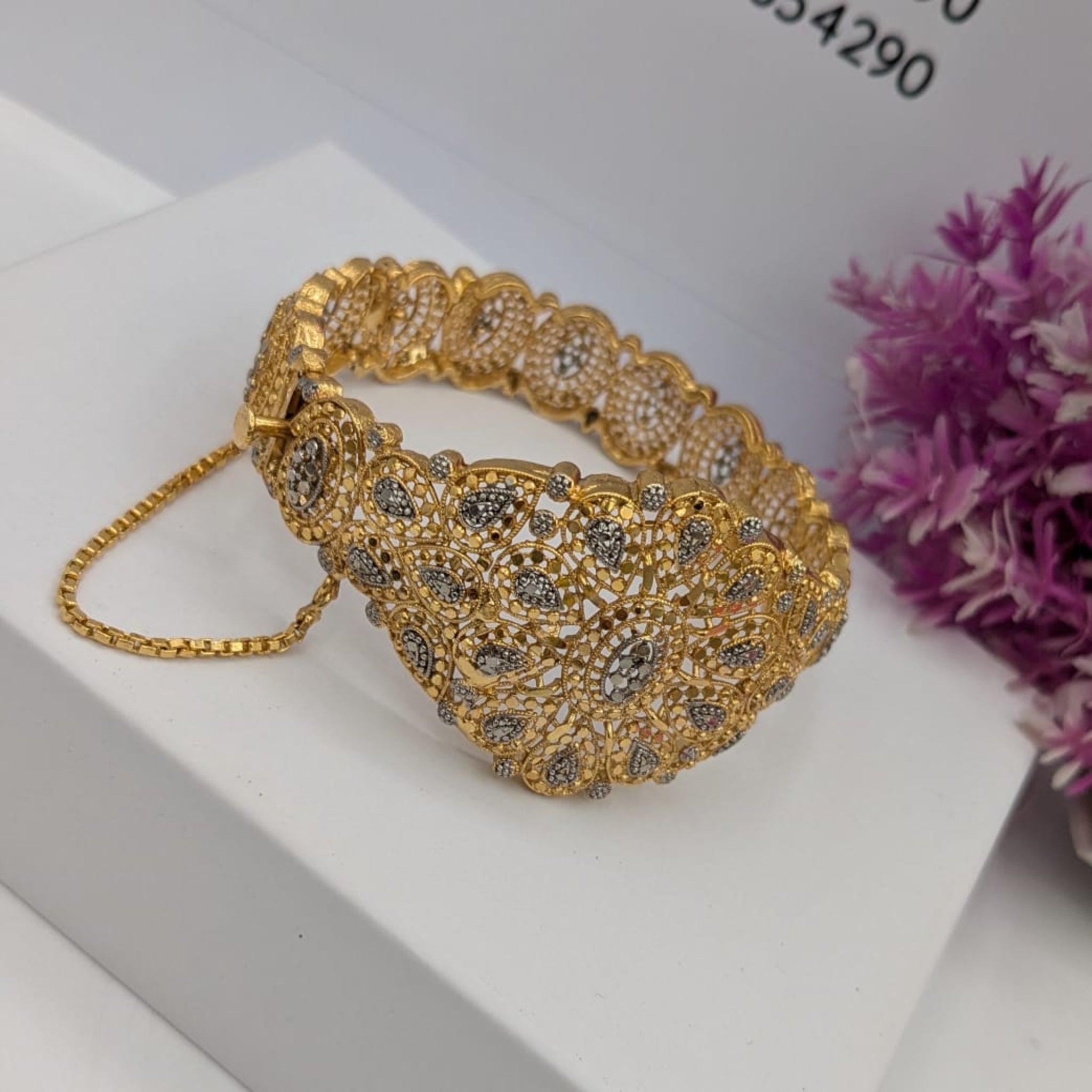 Elegant Fancy Openable Kara (FSKB122)