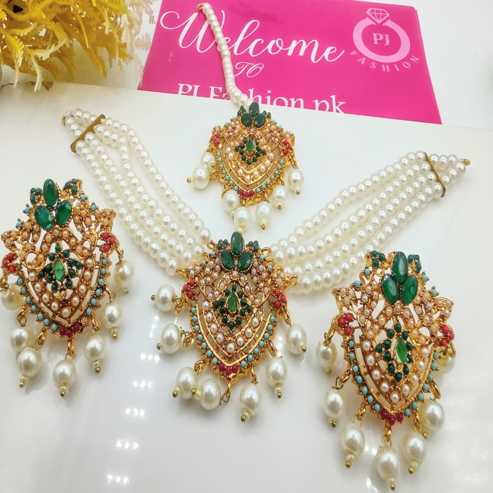 Multi White Pearl Choker Necklace (FDN123)