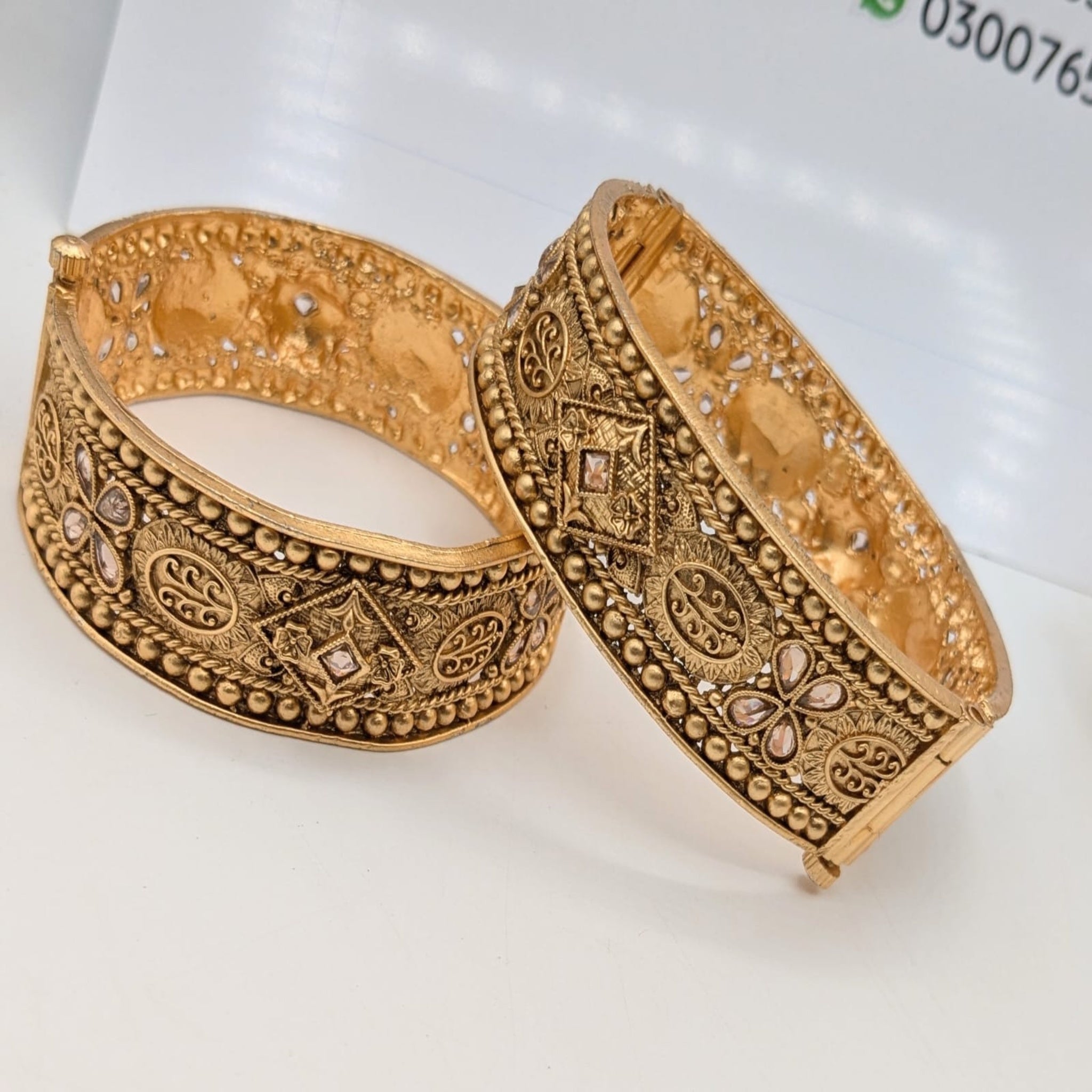 Decent 2 Pc Rajwari Kara (FSKB131)