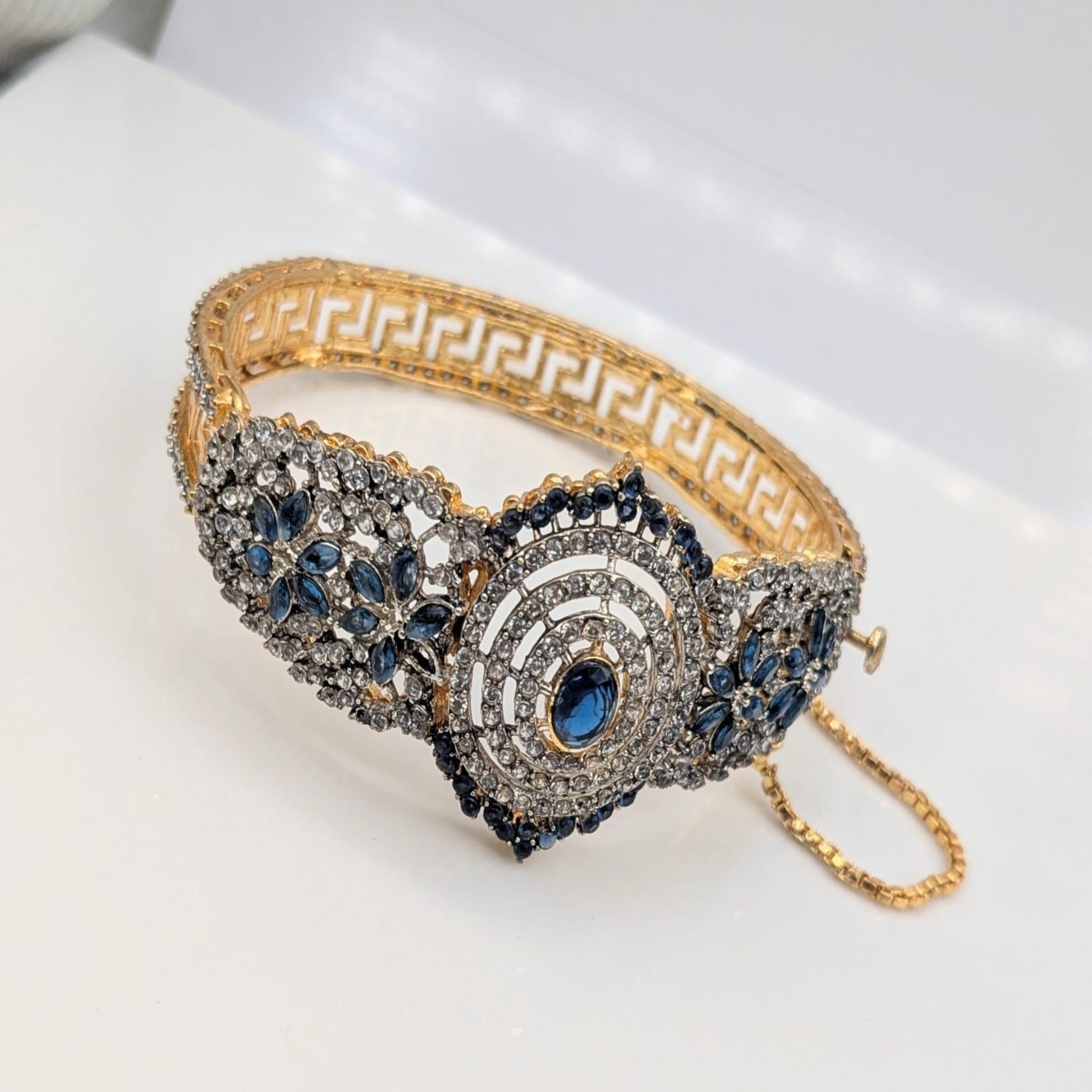 Royal Zircon Bracelet Openable