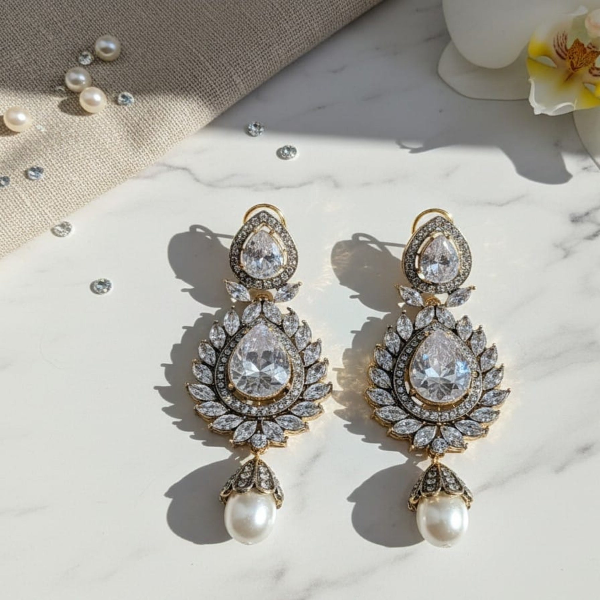 Delicate Gracious Ear Rings (FSE160)