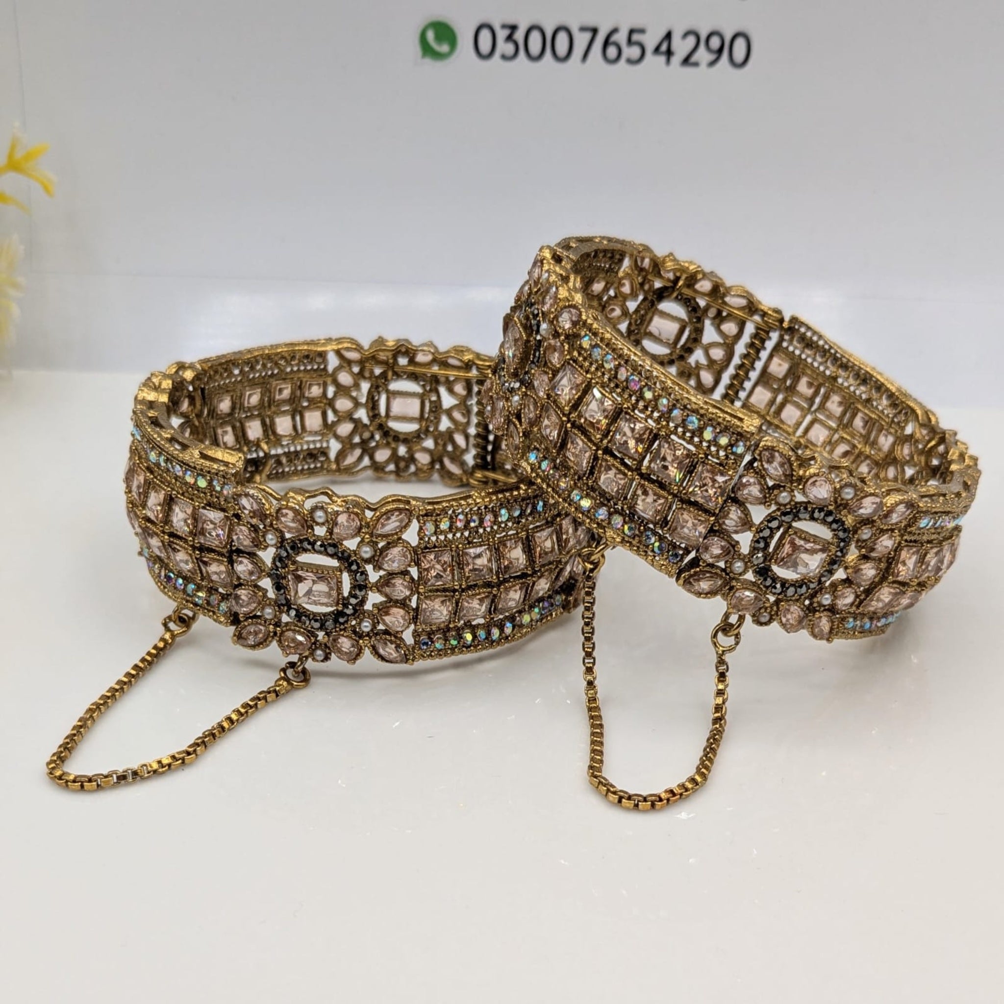 Delicate Fancy Openable Kara (FSKB137)