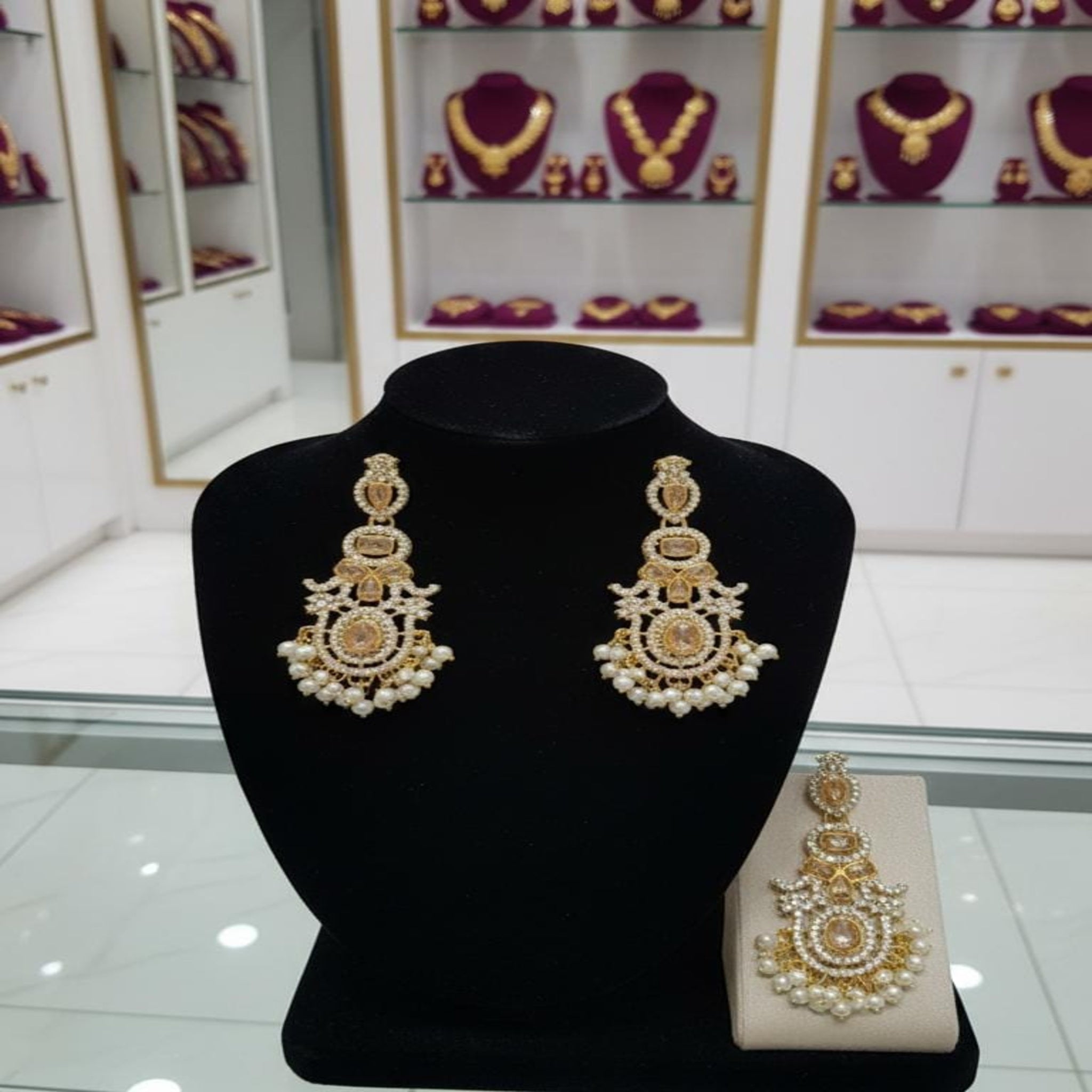 Decent Fancy Bindia Ear Rings Set
