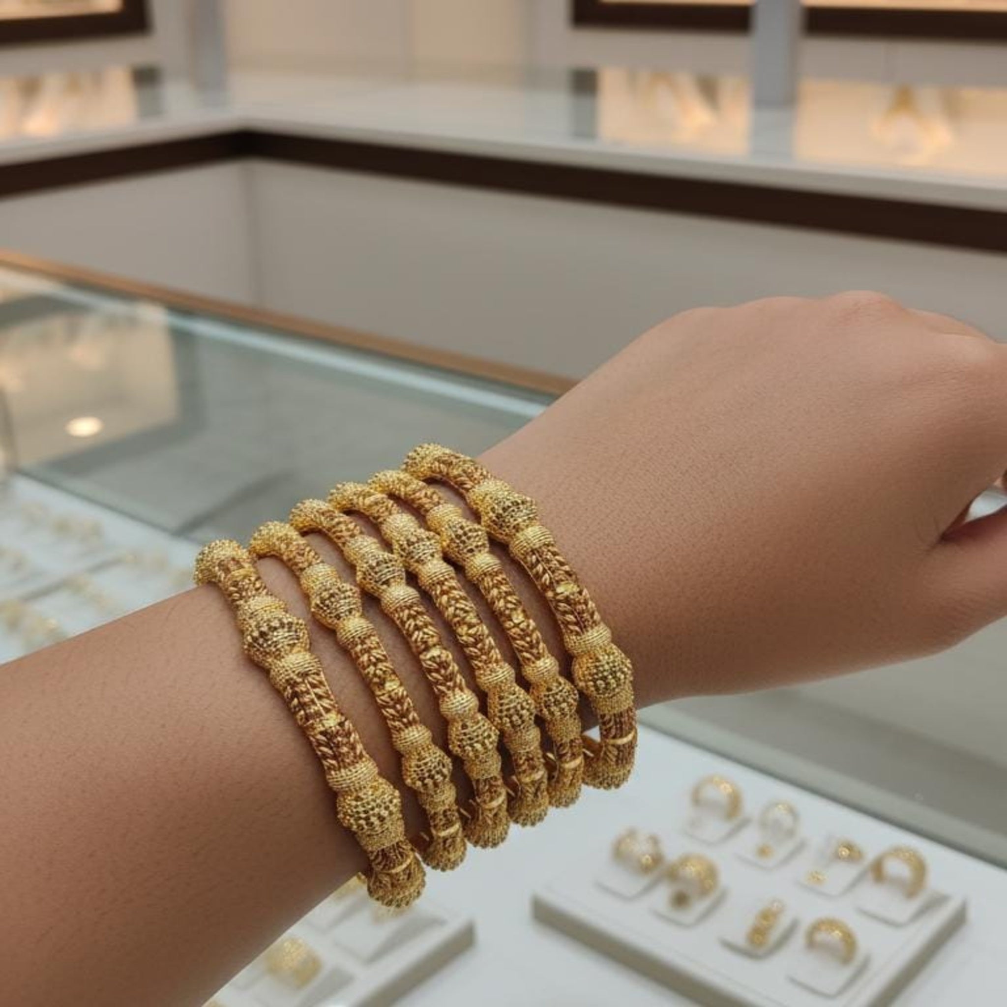 Gold Look Elegant 6 Pc Bangles (FSB98)