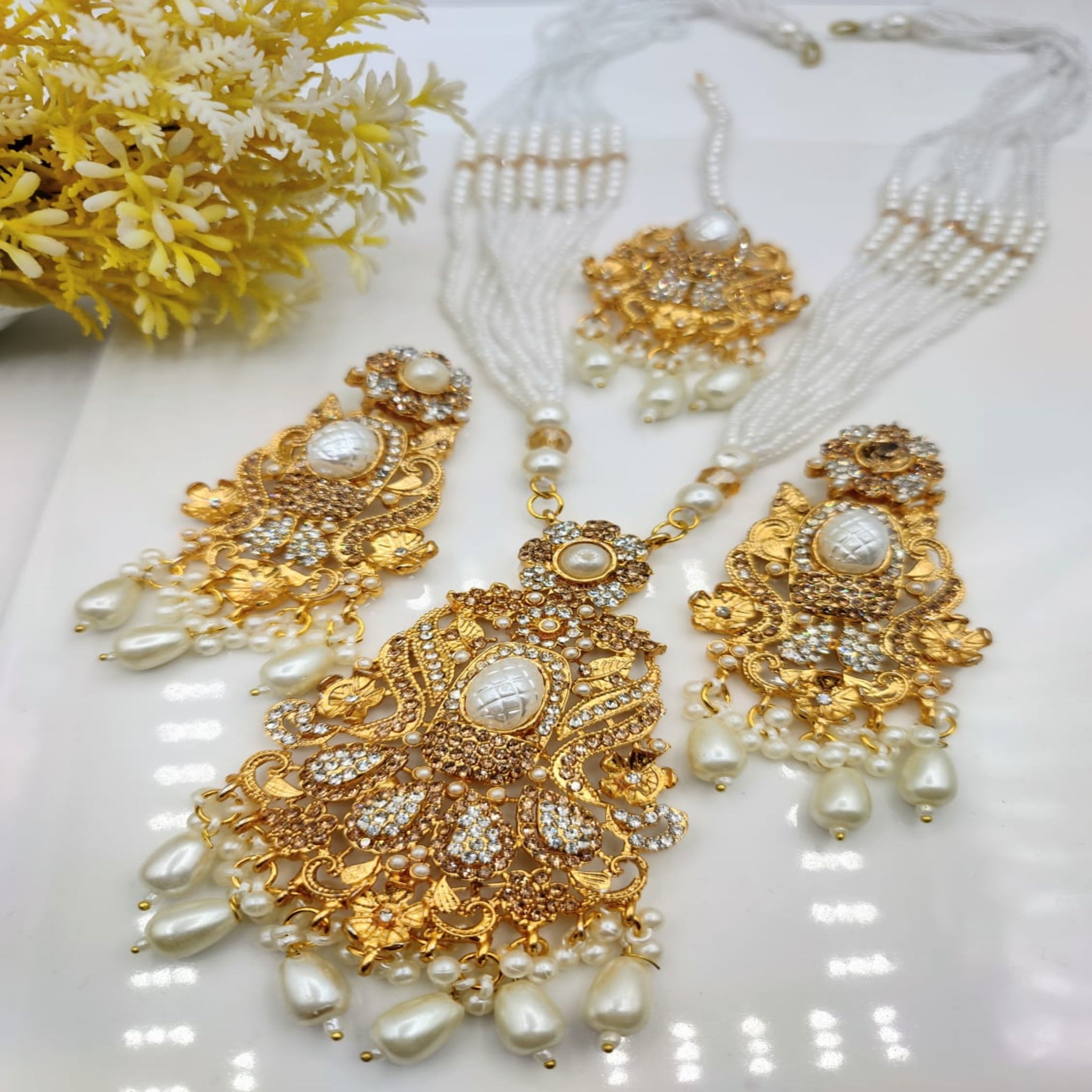 Premium Quality Antique Gold Mala Set with Pearls and Stones (FDM95)