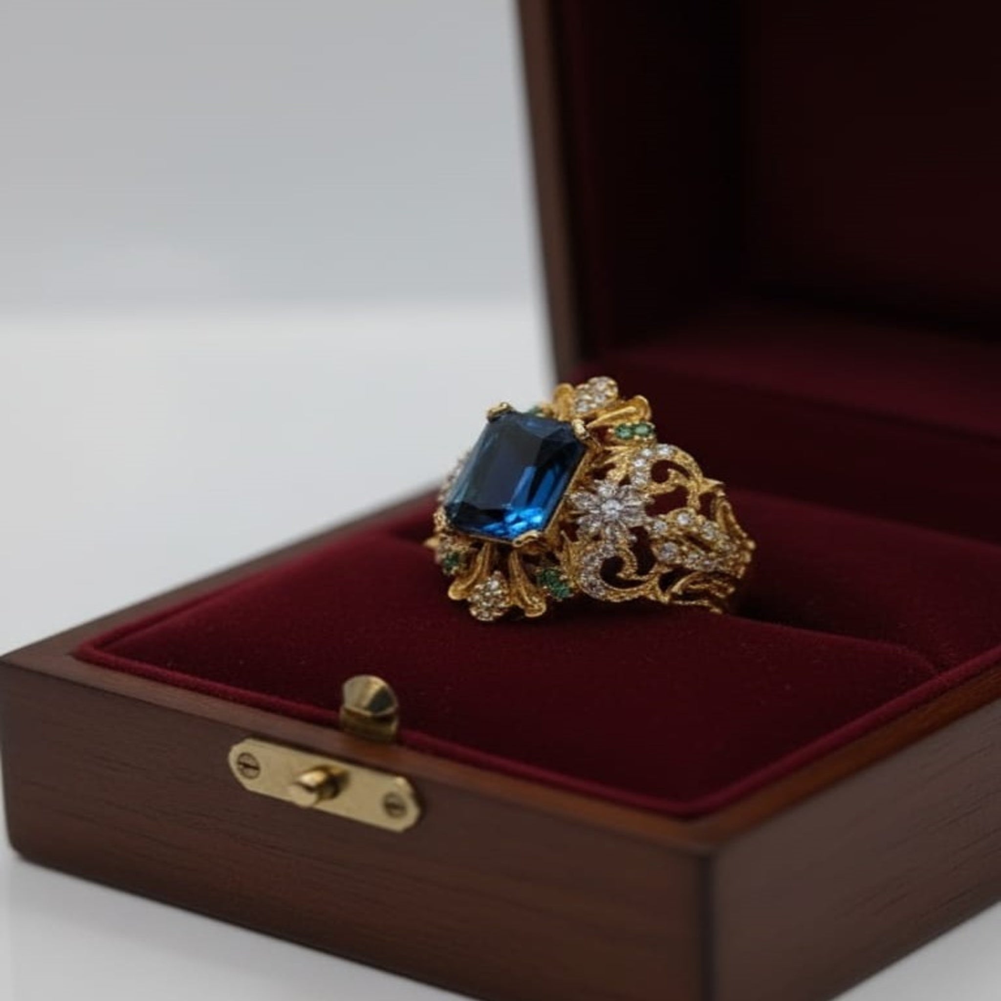 ELegant Desgn Stone Ring (FSR145)