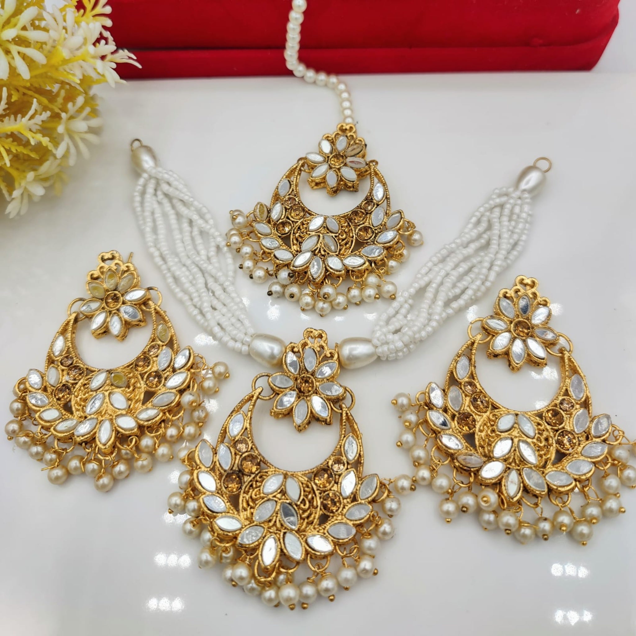 Elegant Gold-Plated White Kundan Choker Set (FDN145)