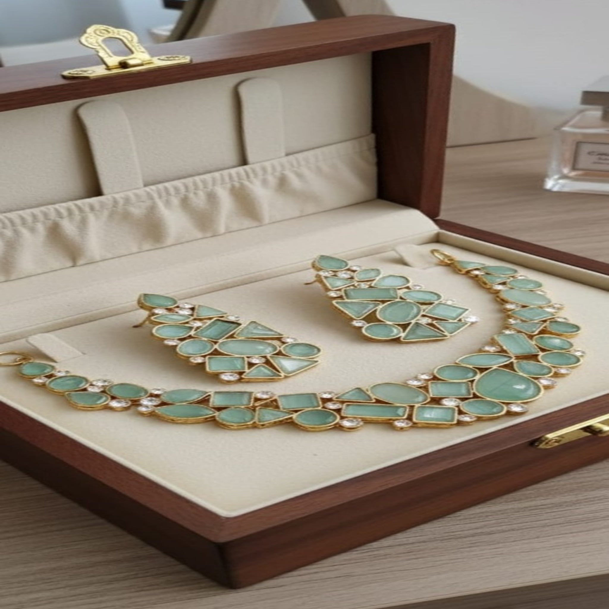 Cut-Stone Turkish Style Necklacae Set (FDN165)