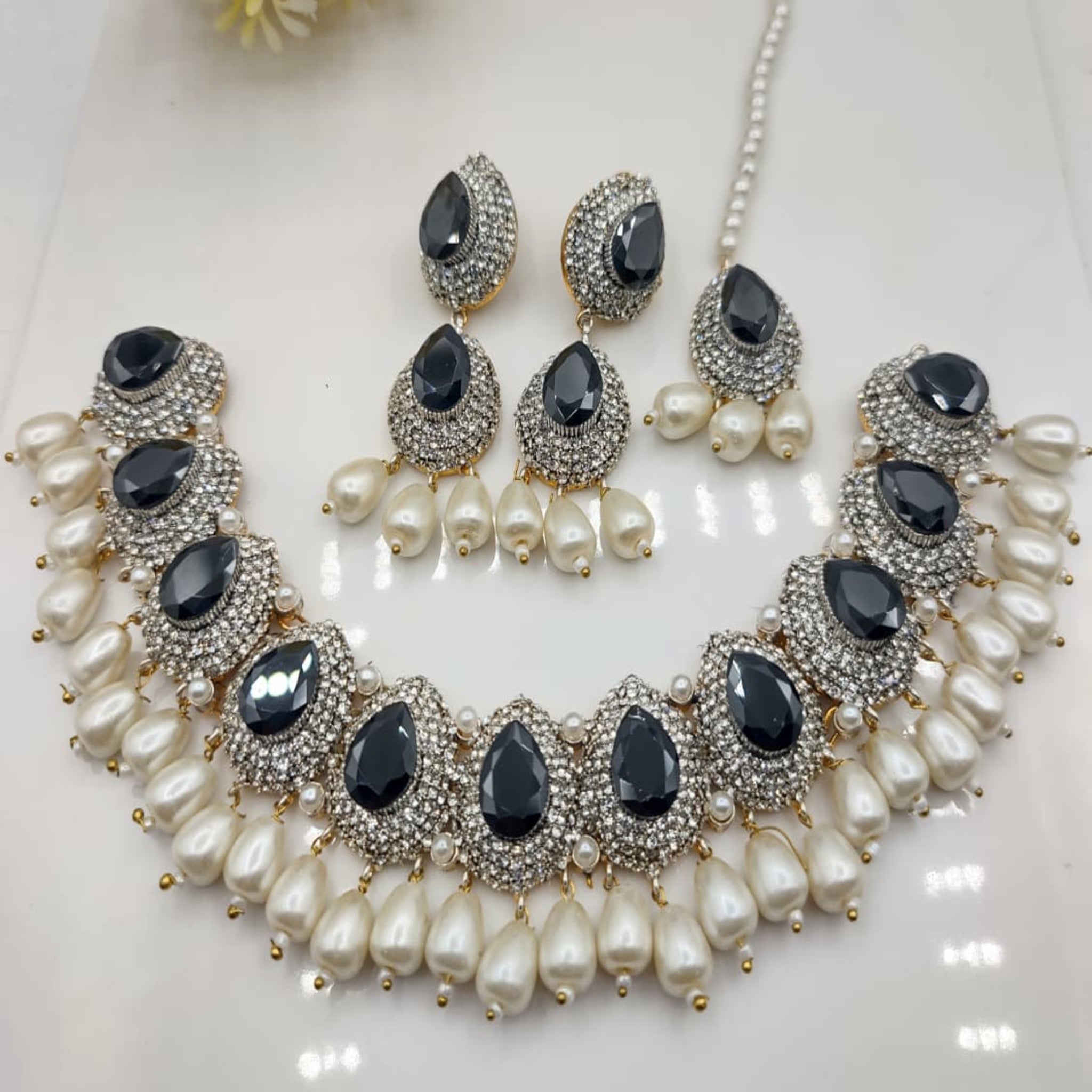 Beautiful Stonish Necklace Set (FDN168)