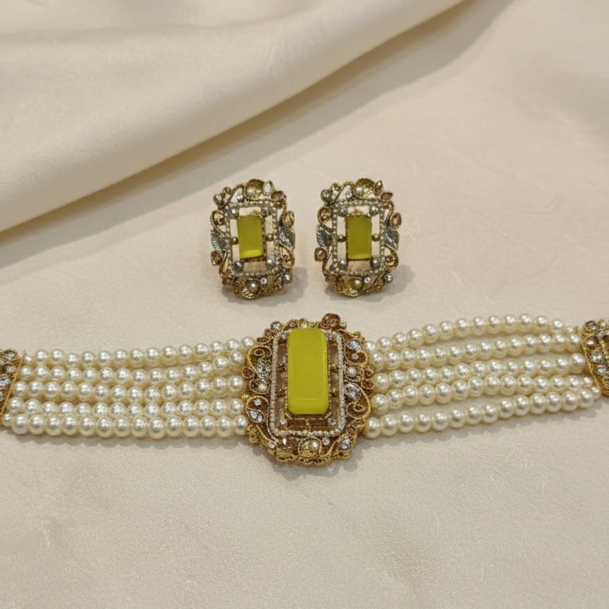 Lemon Pearl Baeded Choker Necklace (FDN188)