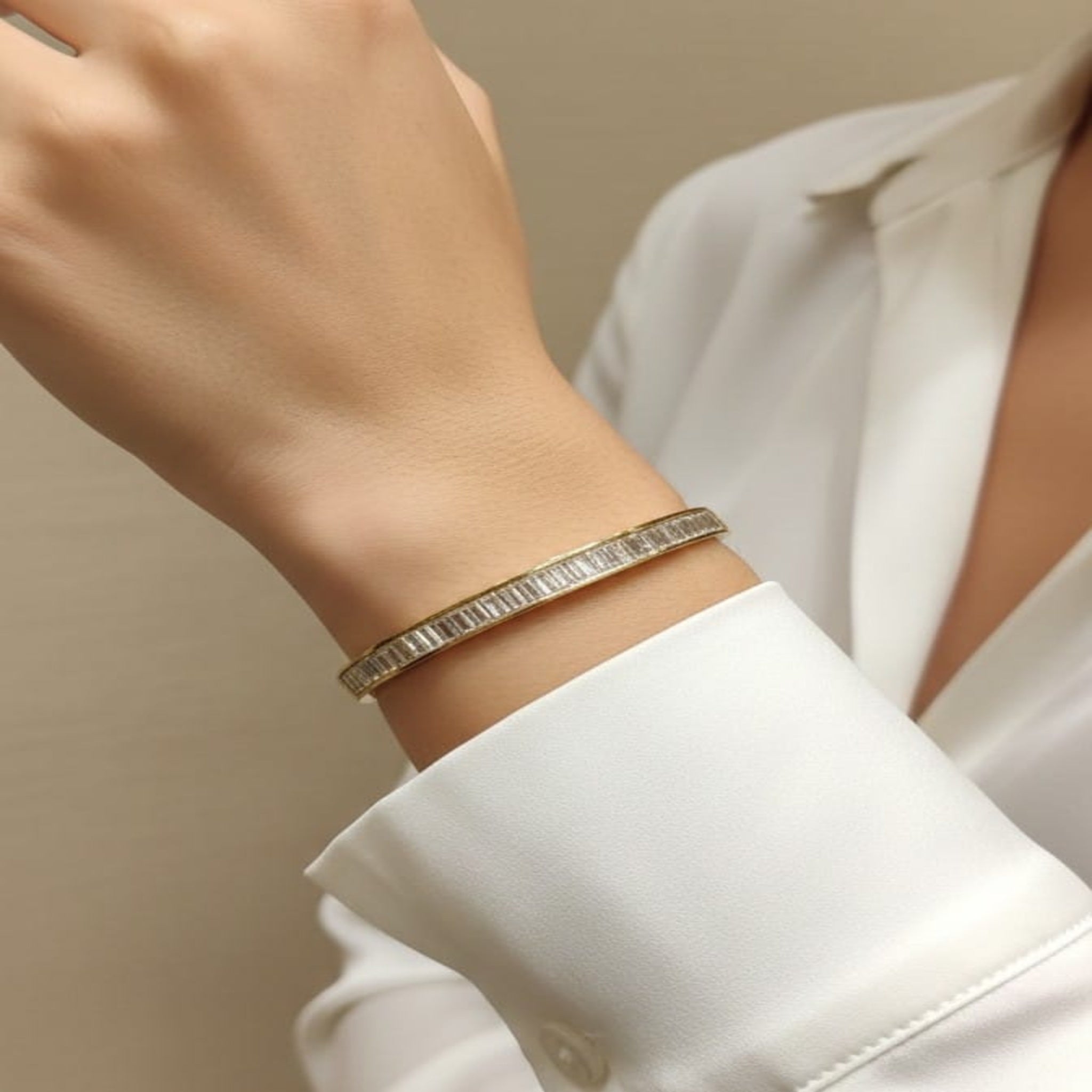 Crystal Beam" Baguette Zircon Kada