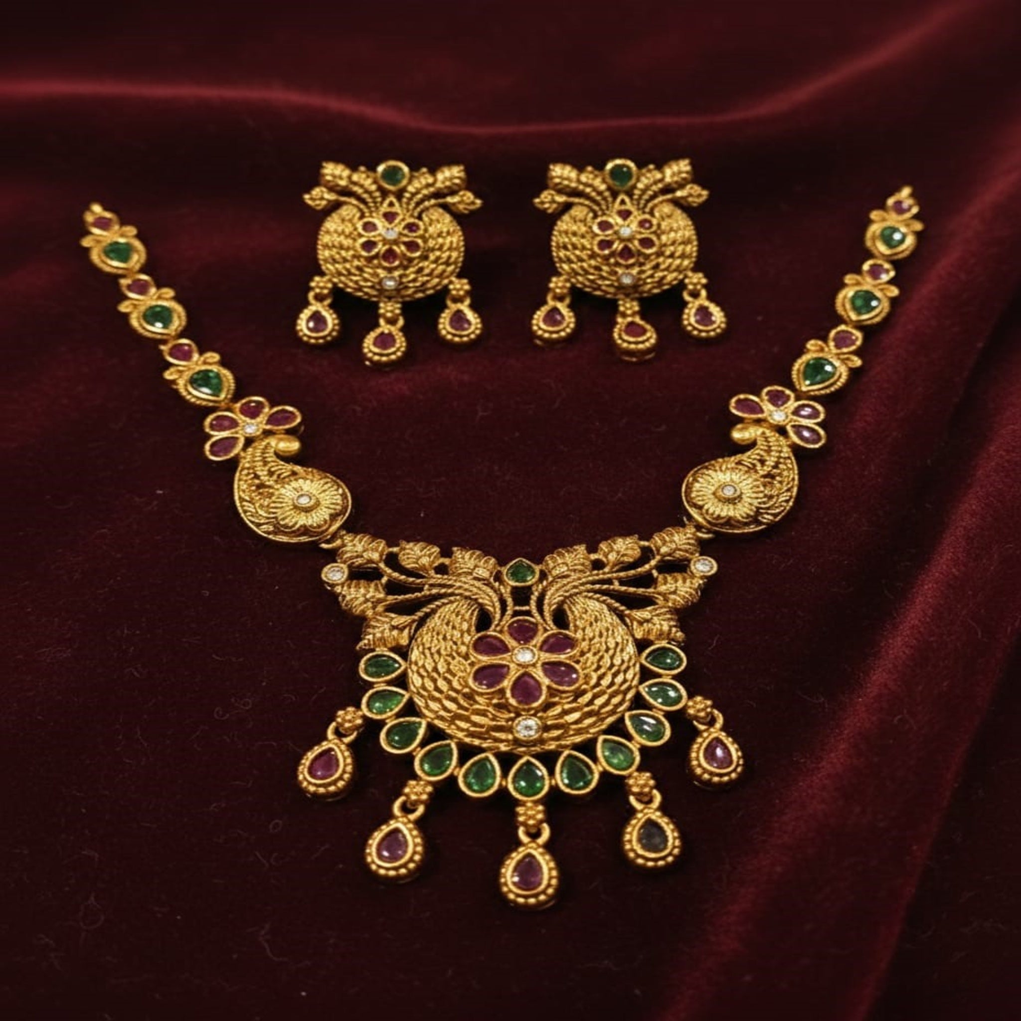 Royal Gold-Tone Necklace Set (FDN235)