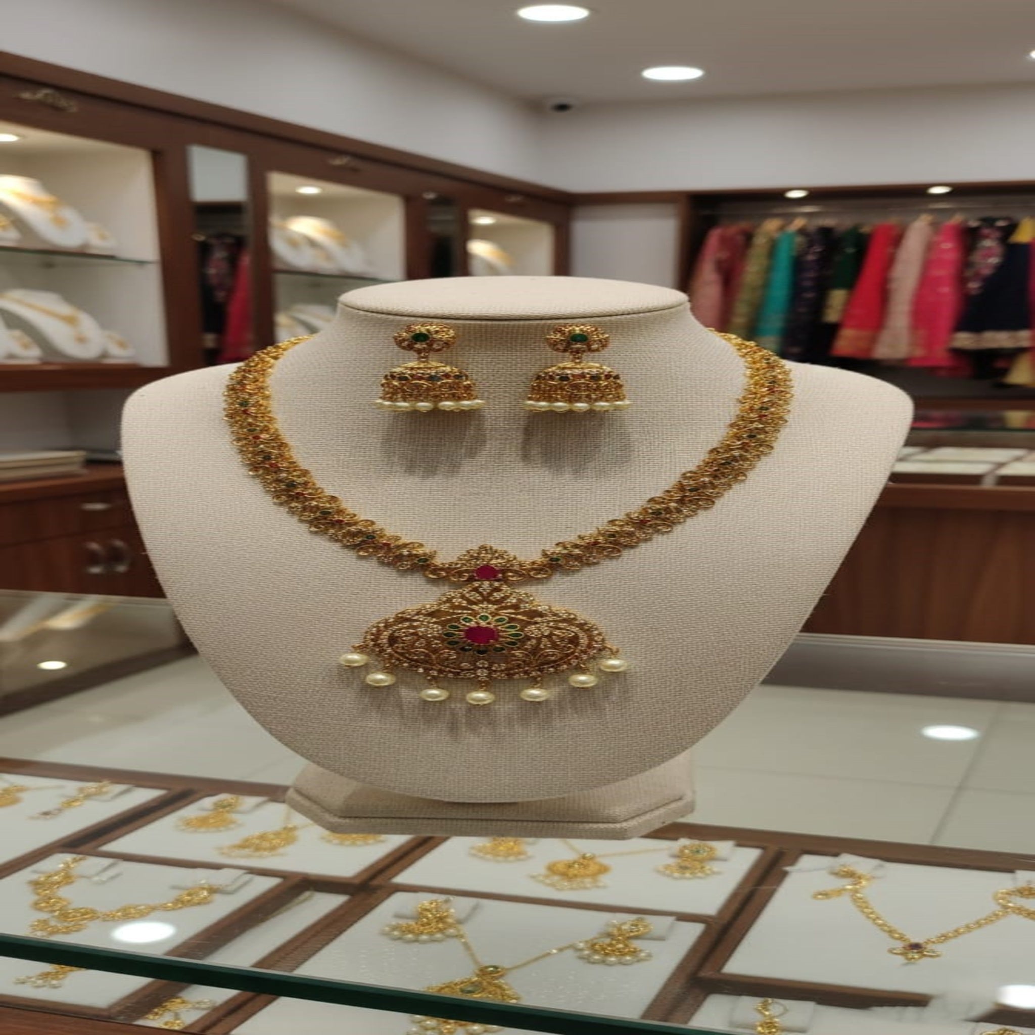 Elegant Gold-Plated Floral Necklace Set (FDN239)