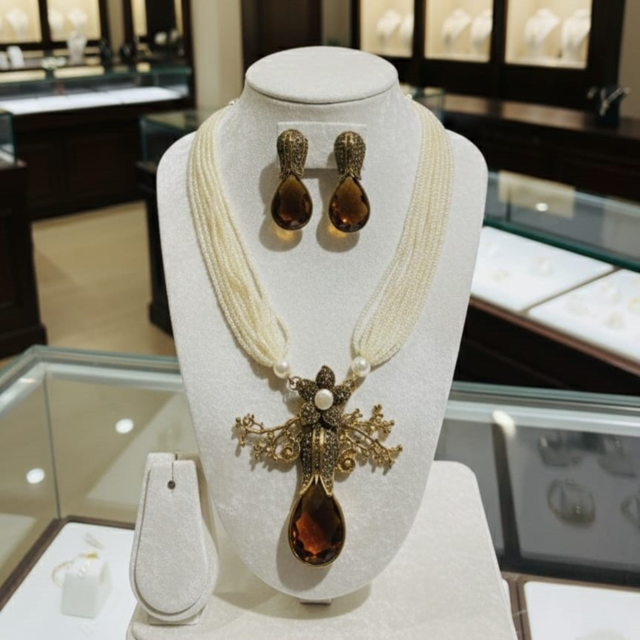 Royal Heritage Floral Medallion Mala Set (FDM125)