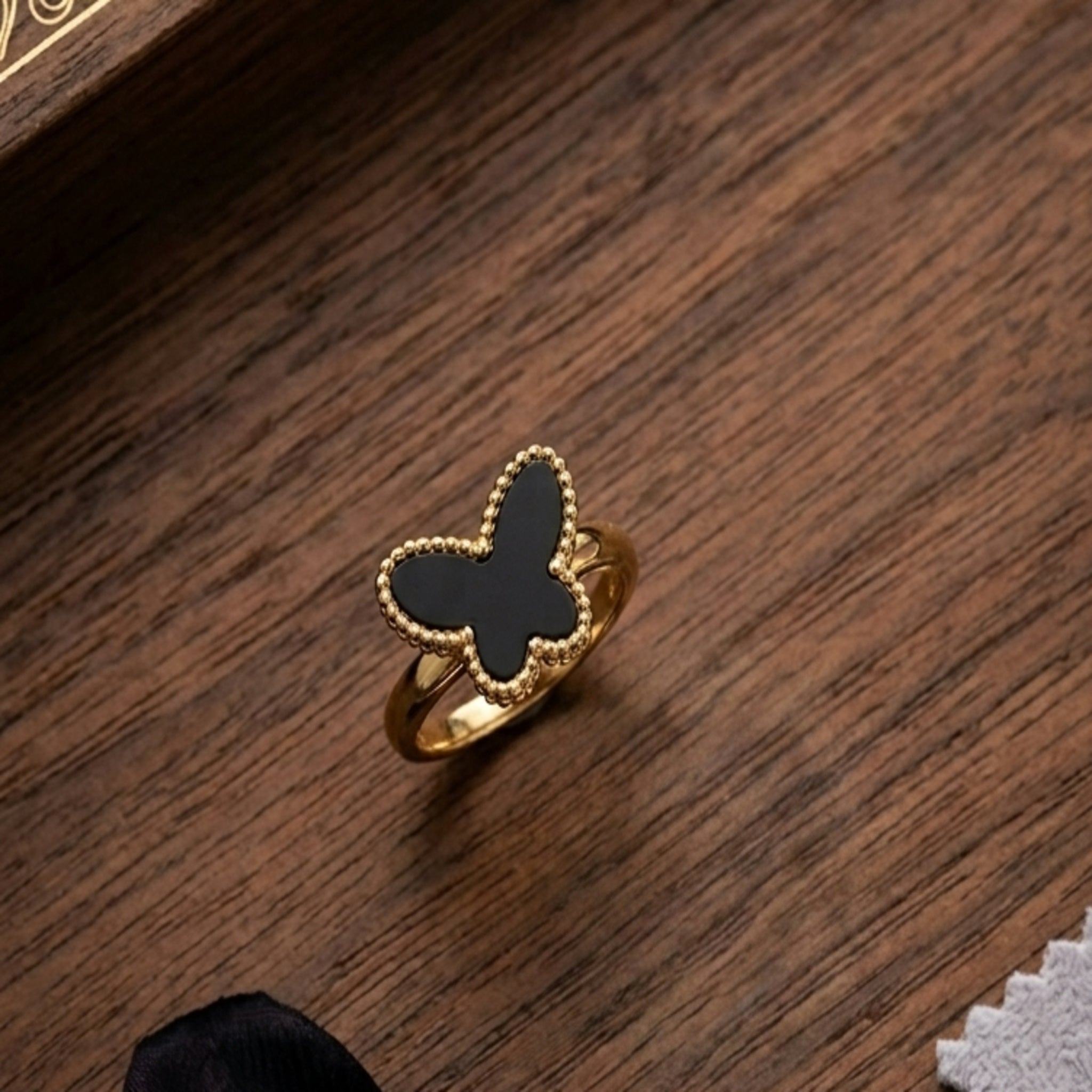 Luxury Black Butterfly Motif Ring (FSR199)